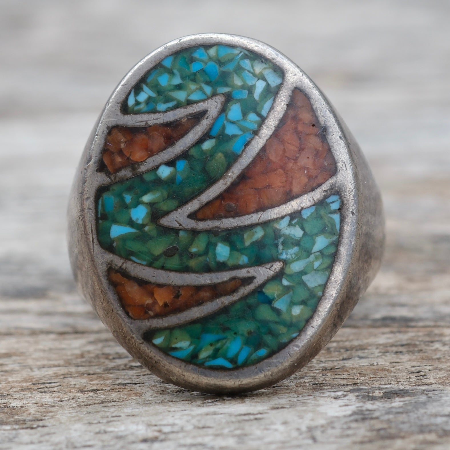 Vintage Sterling Crushed Turquoise and Coral Inlay Ring 7.75
