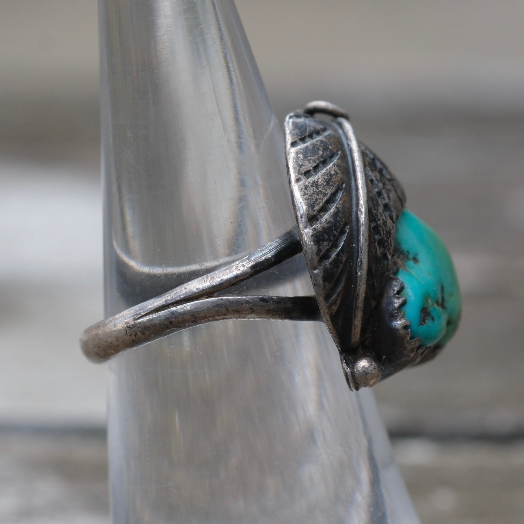 Vintage Sterling Turquoise Feaster Ring 5.75