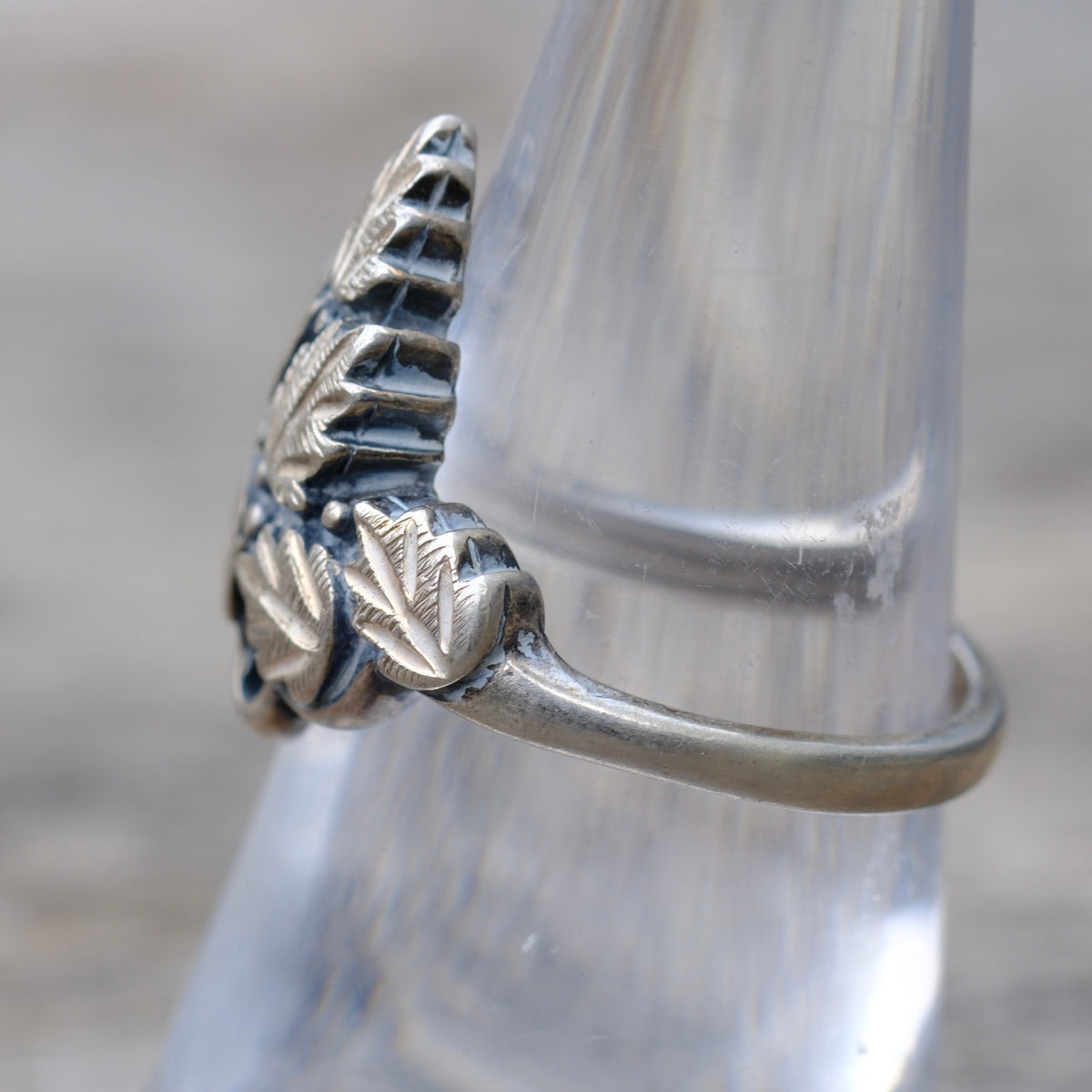 Vintage Sterling Silver Leaf Ring 7.25