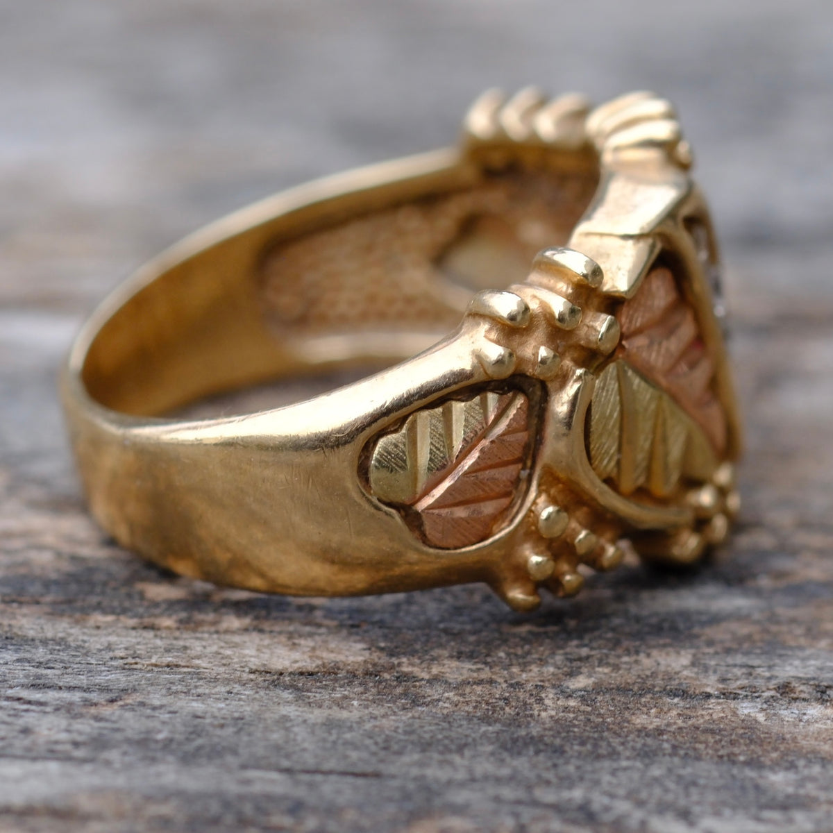 Vintage 10K Solid Gold and Diamond Leaf Ring 5