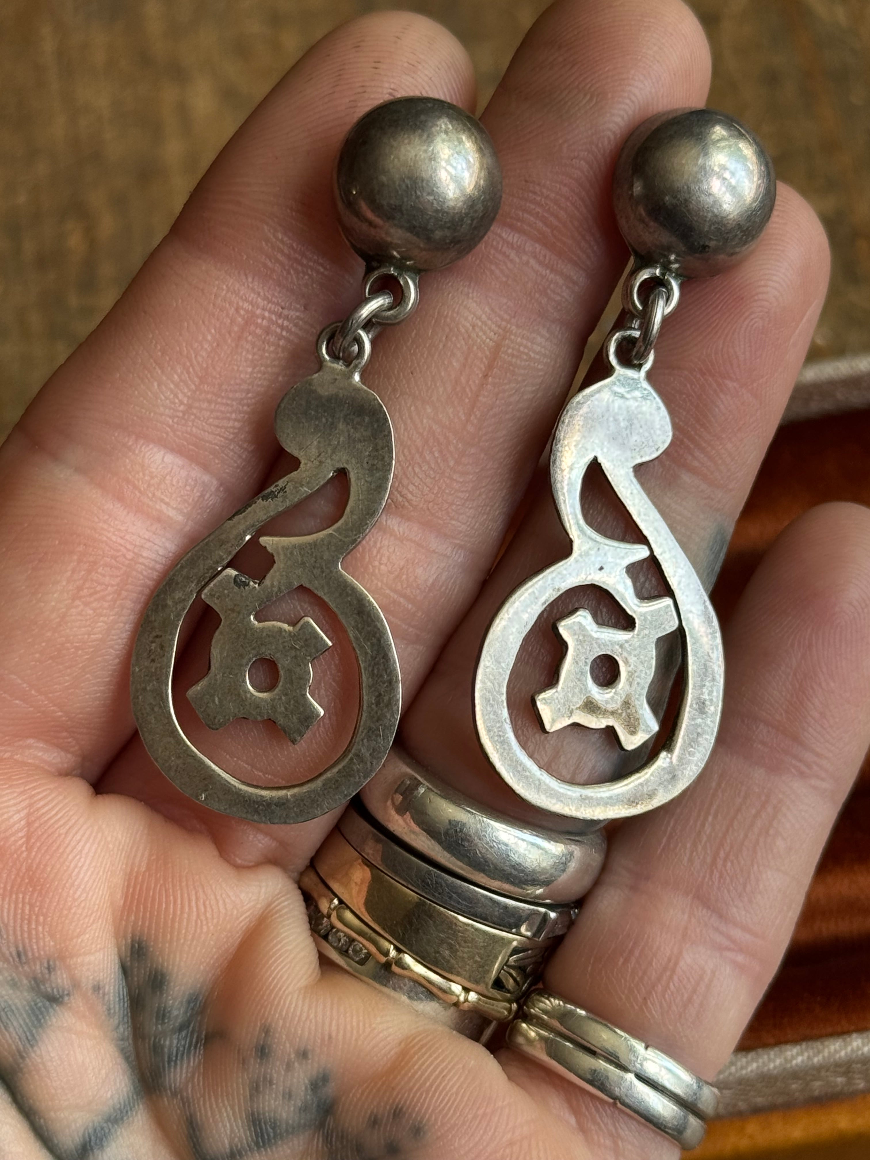 Vintage Sterling Silver Filigree Earrings