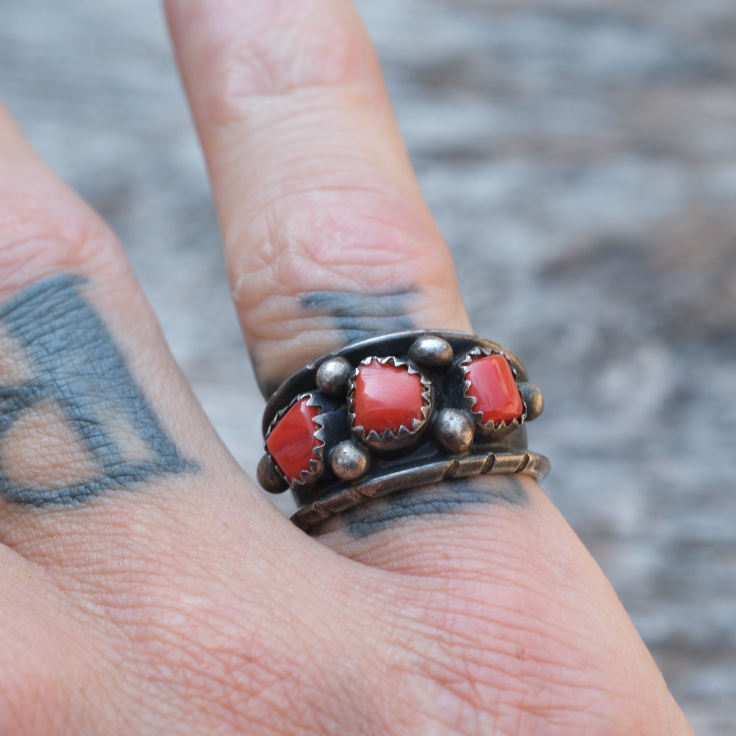 Vintage Sterling 3-Stone Coral Thick Band Ring 6.75
