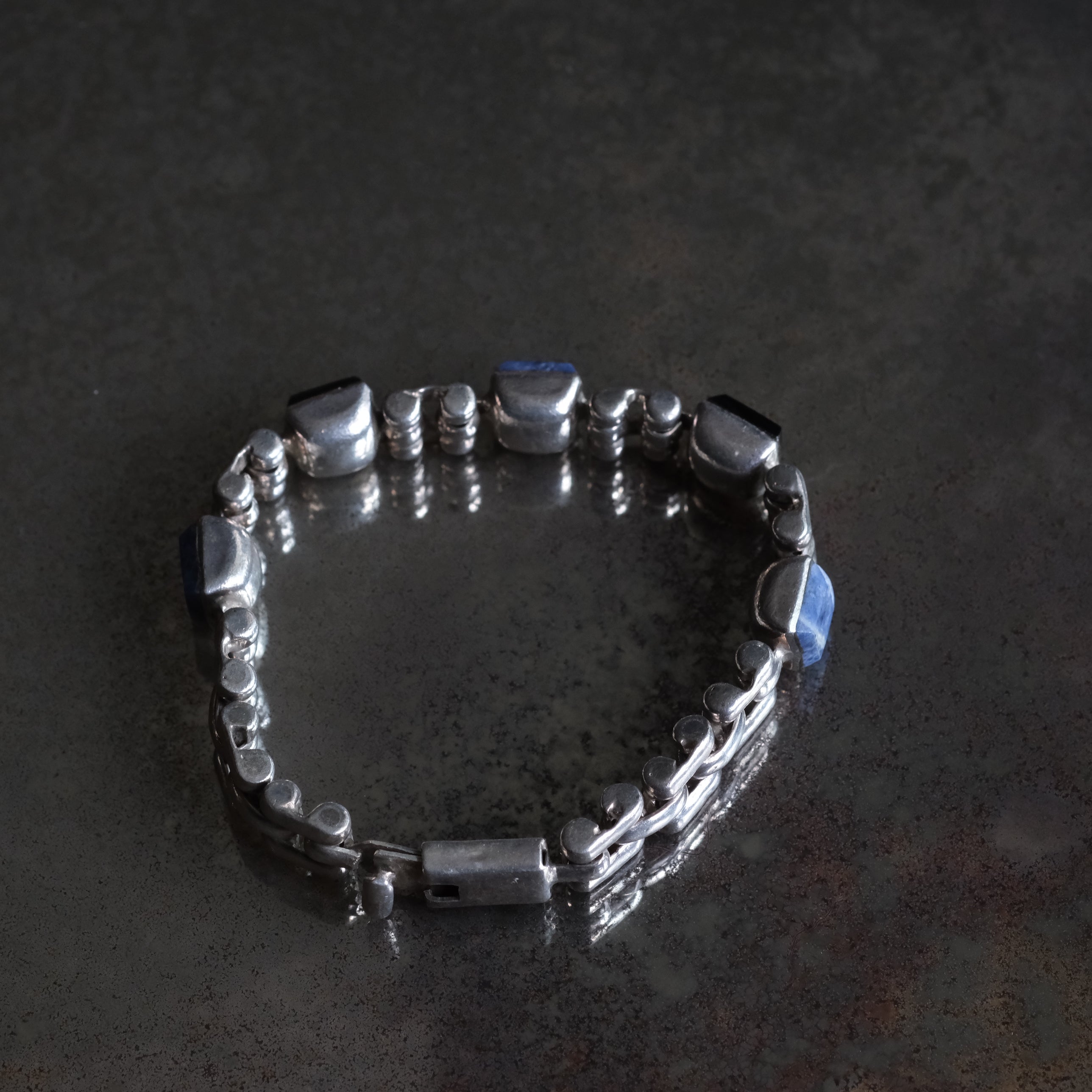 Heavy Vintage Sterling Lapis and Onyx Panther Bracelet 7.5"