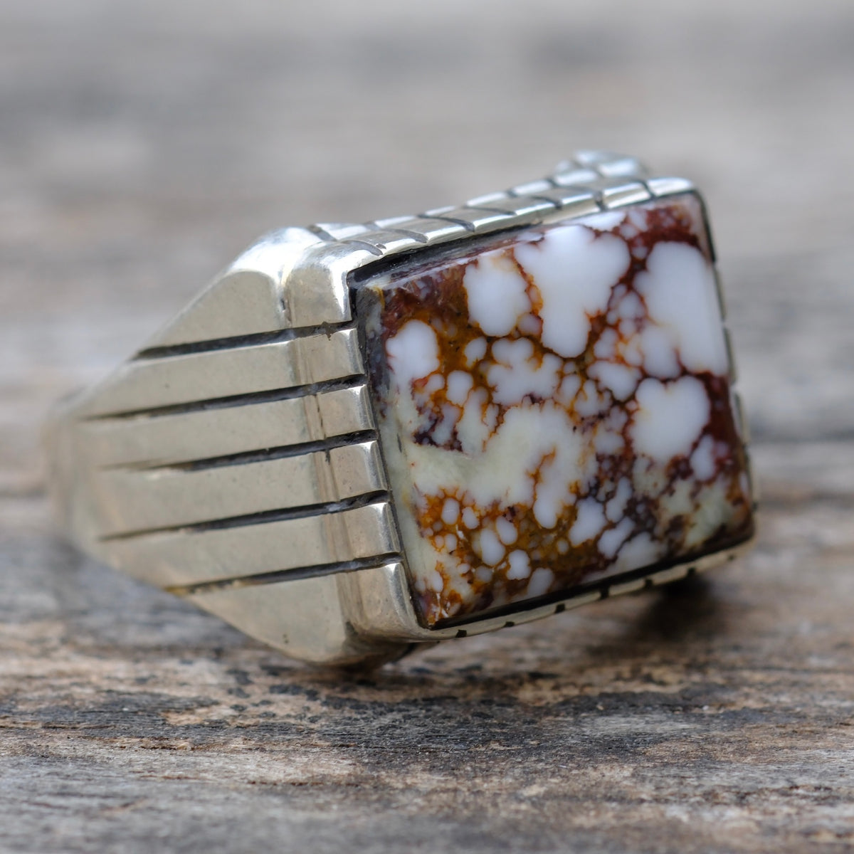 Vintage Sterling White Buffalo Ribbed Band Ring 9.25