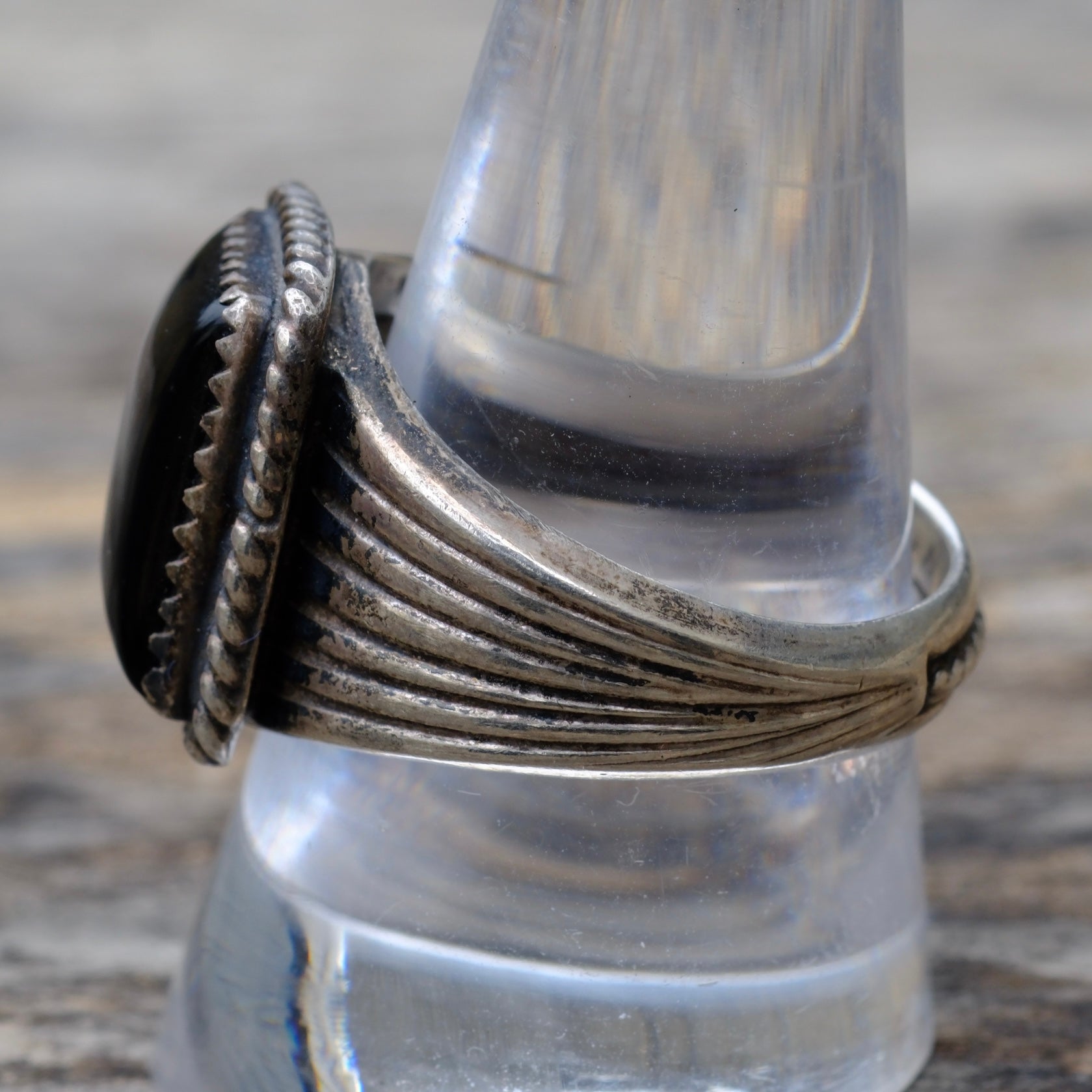 Vintage Sterling Onyx Ribbed Band Ring 10.25