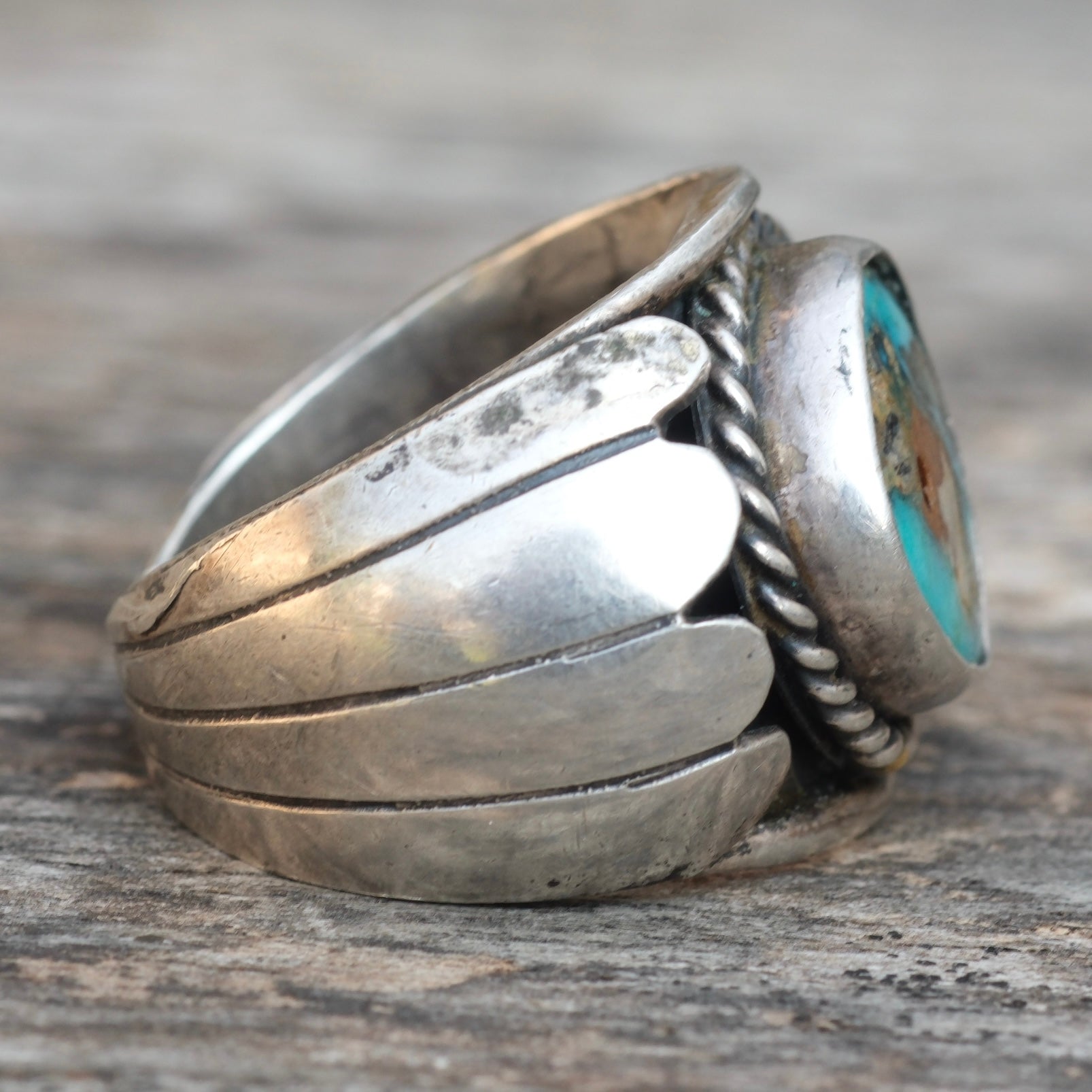 Vintage Sterling Turquoise Ribbed Band Ring 10