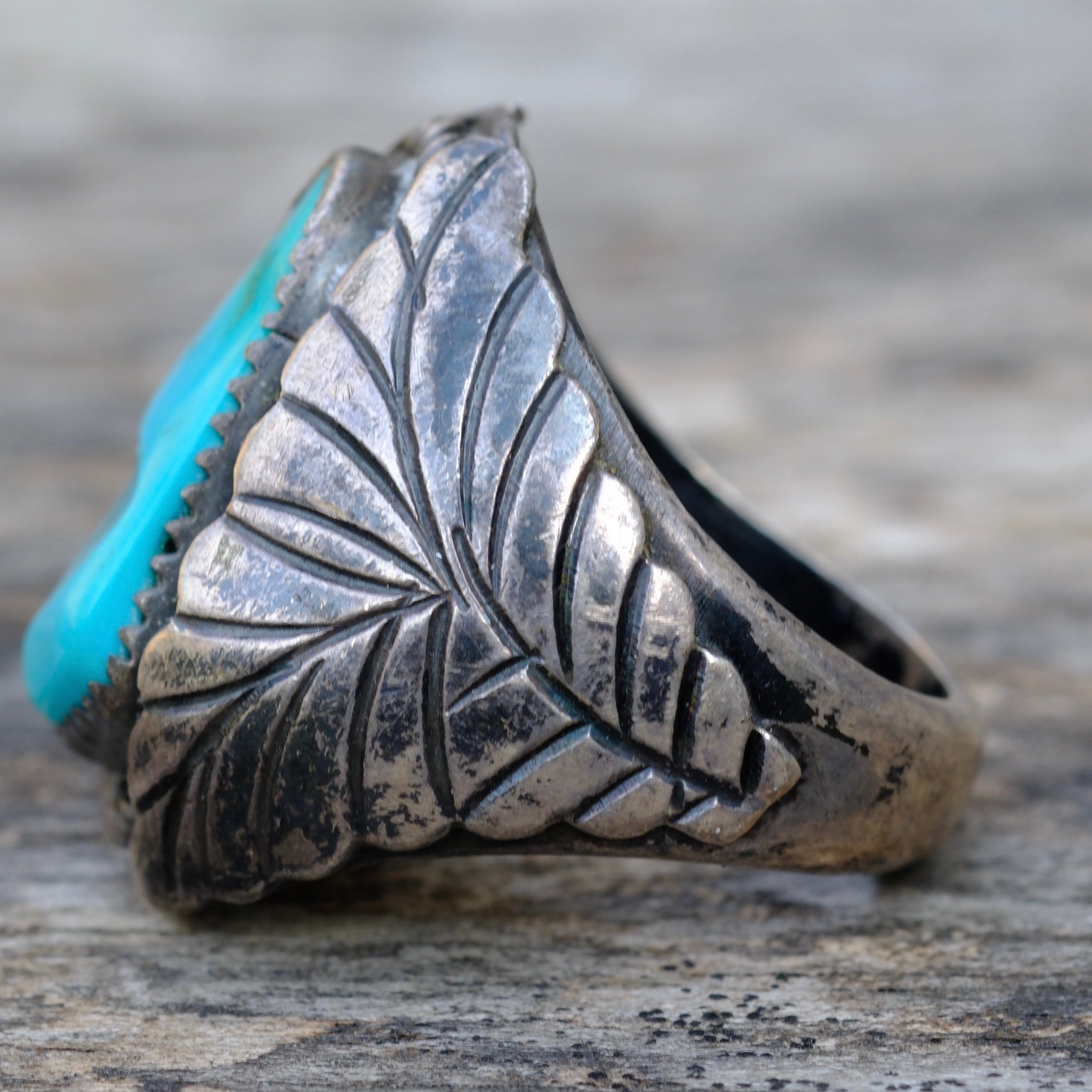 Vintage Sterling Chunky Turquoise Ribbed Band Ring 11.5