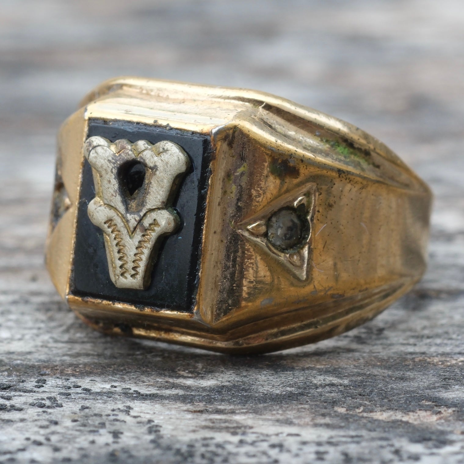 Vintage GoldToned V Initial Signet Ring 7