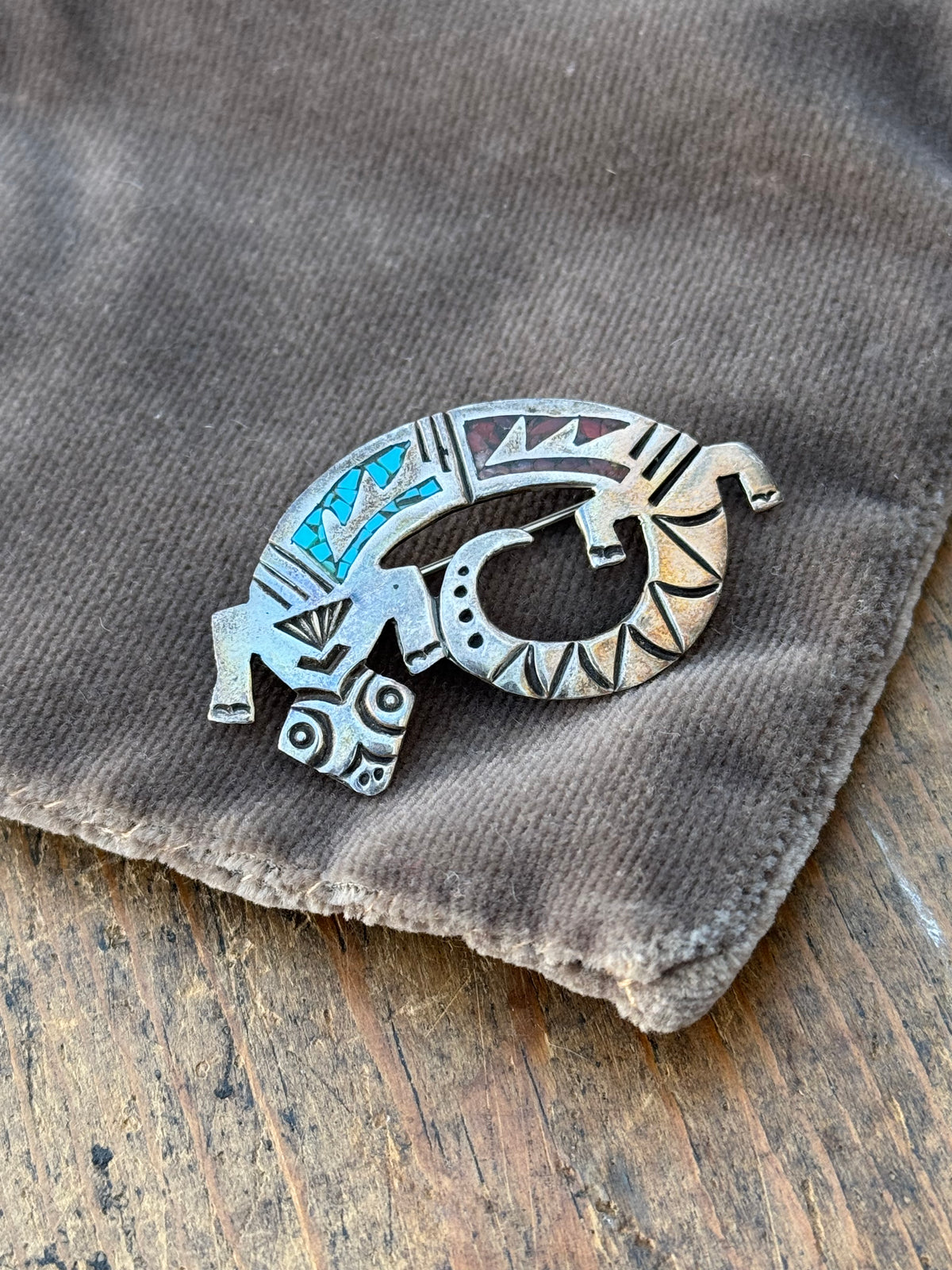 Vintage Sterling Silver Crushed Turquoise & Coral Lizard Pin