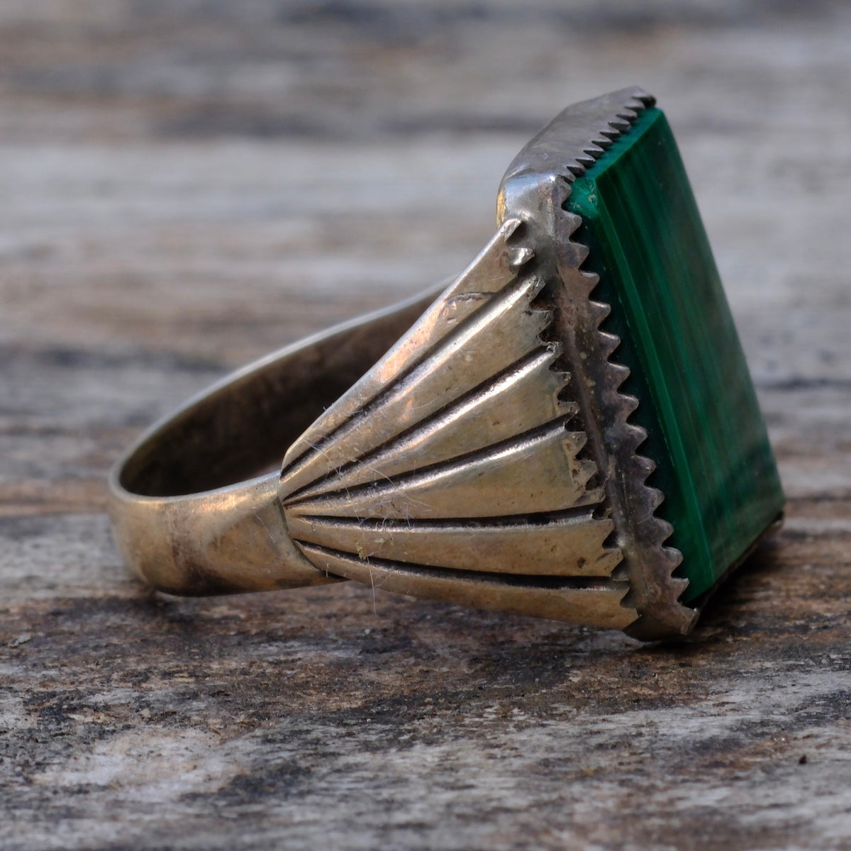 Vintage Sterling Malachite Ribbed Band Ring 10.75