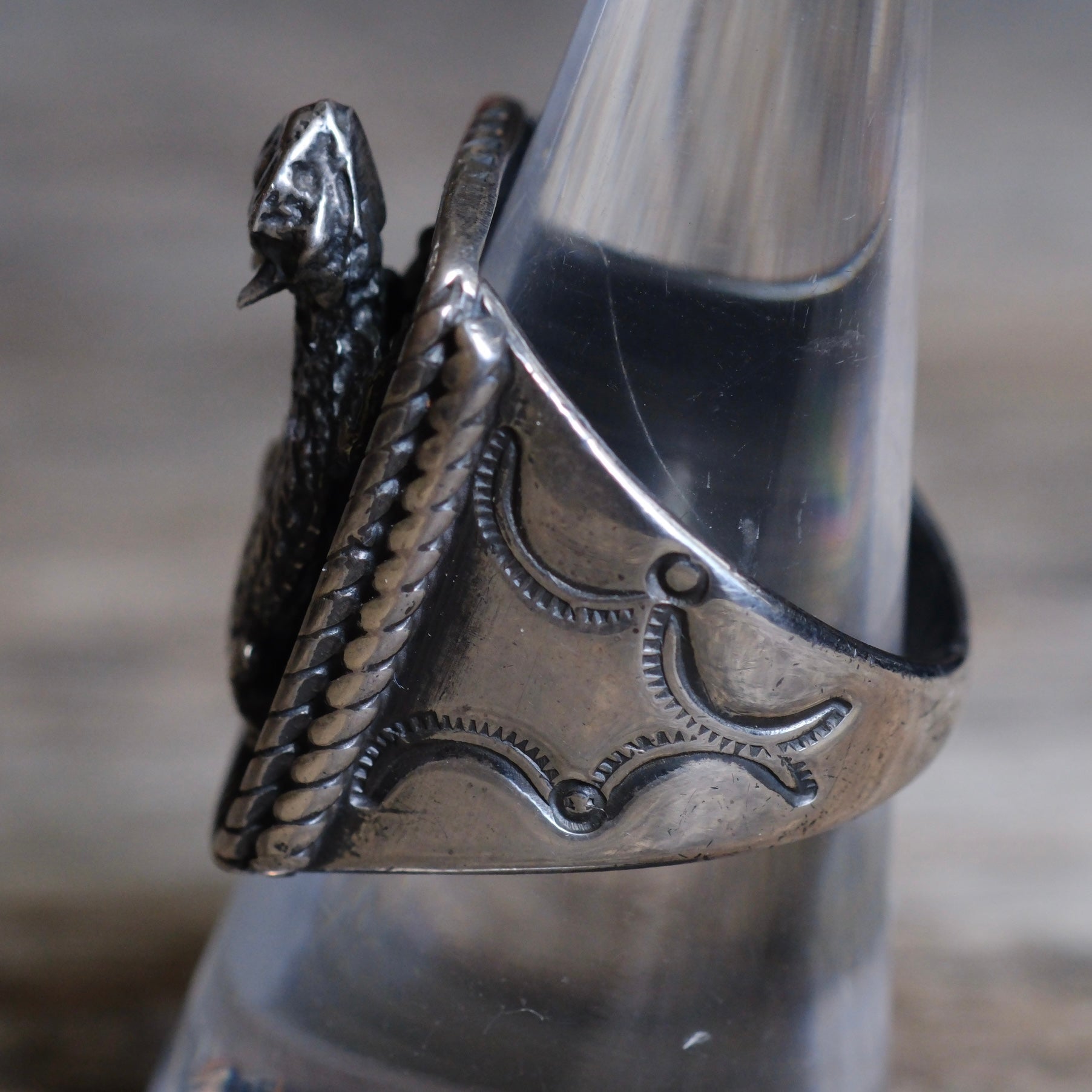 Vintage Sterling Silver Southwestern Lizard Stamped Band Ring 9