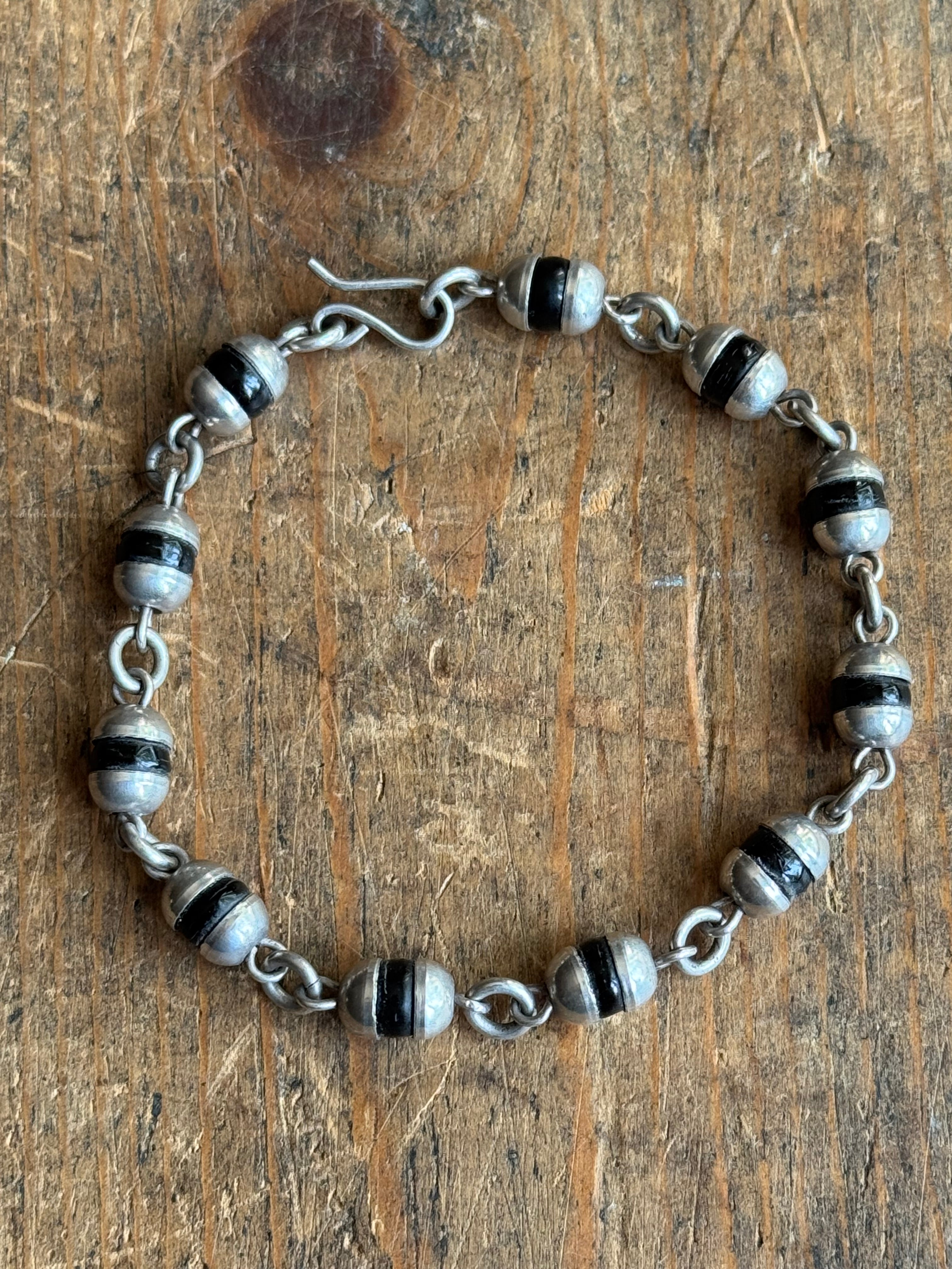 Vintage Sterling Silver 7.5” Black Bead Dome Link Bracelet