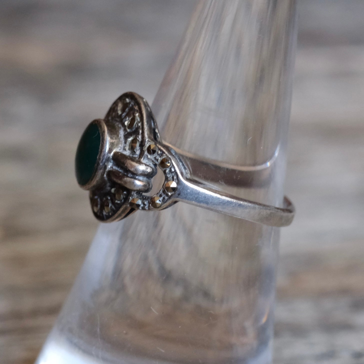 Vintage Sterling Green Carnelian and Marcasite Ring 6.75