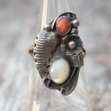 Vintage Sterling Mother Of Pearl and Coral Feather Ring 5.5