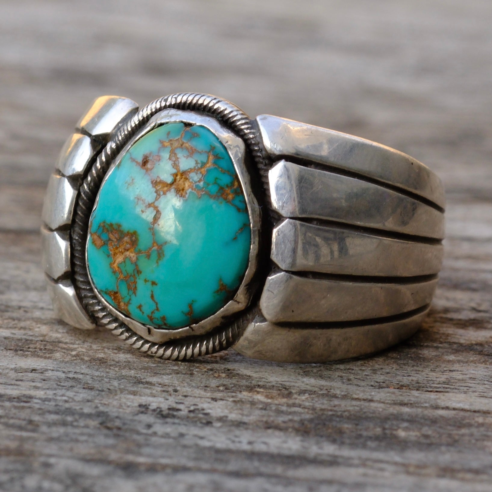 Sterling Silver Ribbed Band Turquoise Ring 10.5