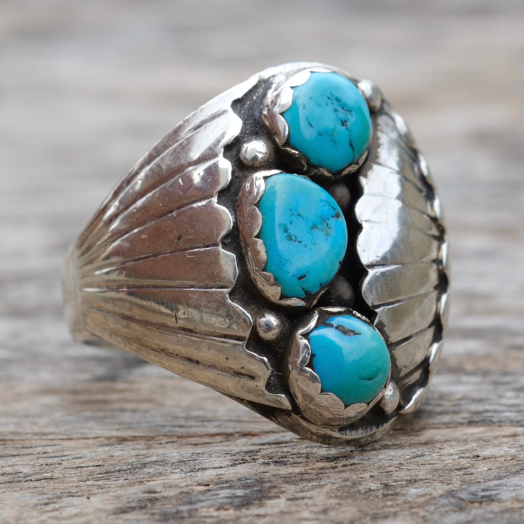 Vintage Sterling 3-Stone Turquoise Ribbed Band Ring 11