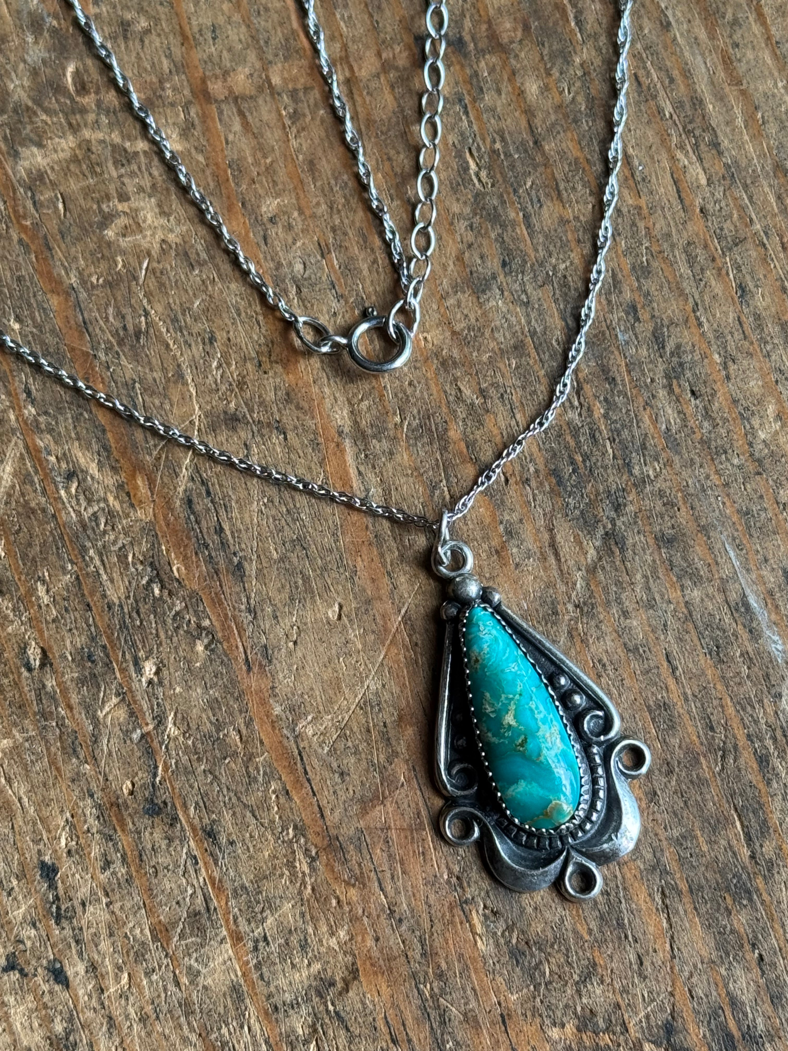 Vintage Sterling Silver Framed Turquoise 18" Necklace