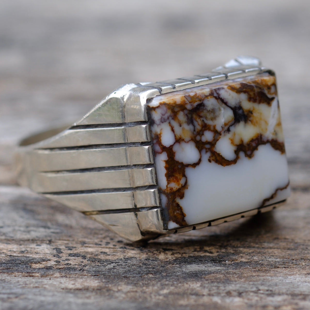 Vintage Sterling White Buffalo Ribbed Band Ring 12.75