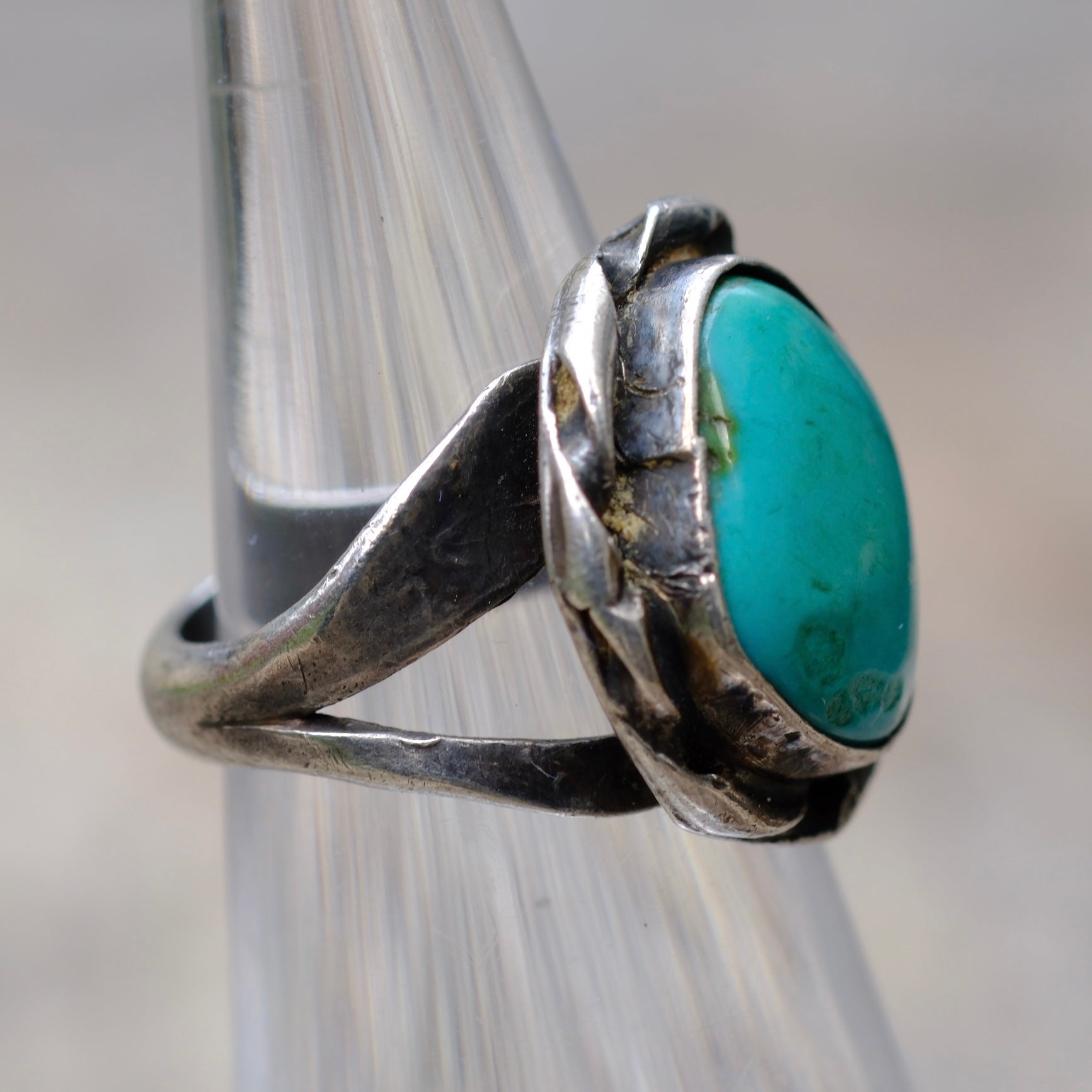 Vintage Sterling turquoise Ring 2.5