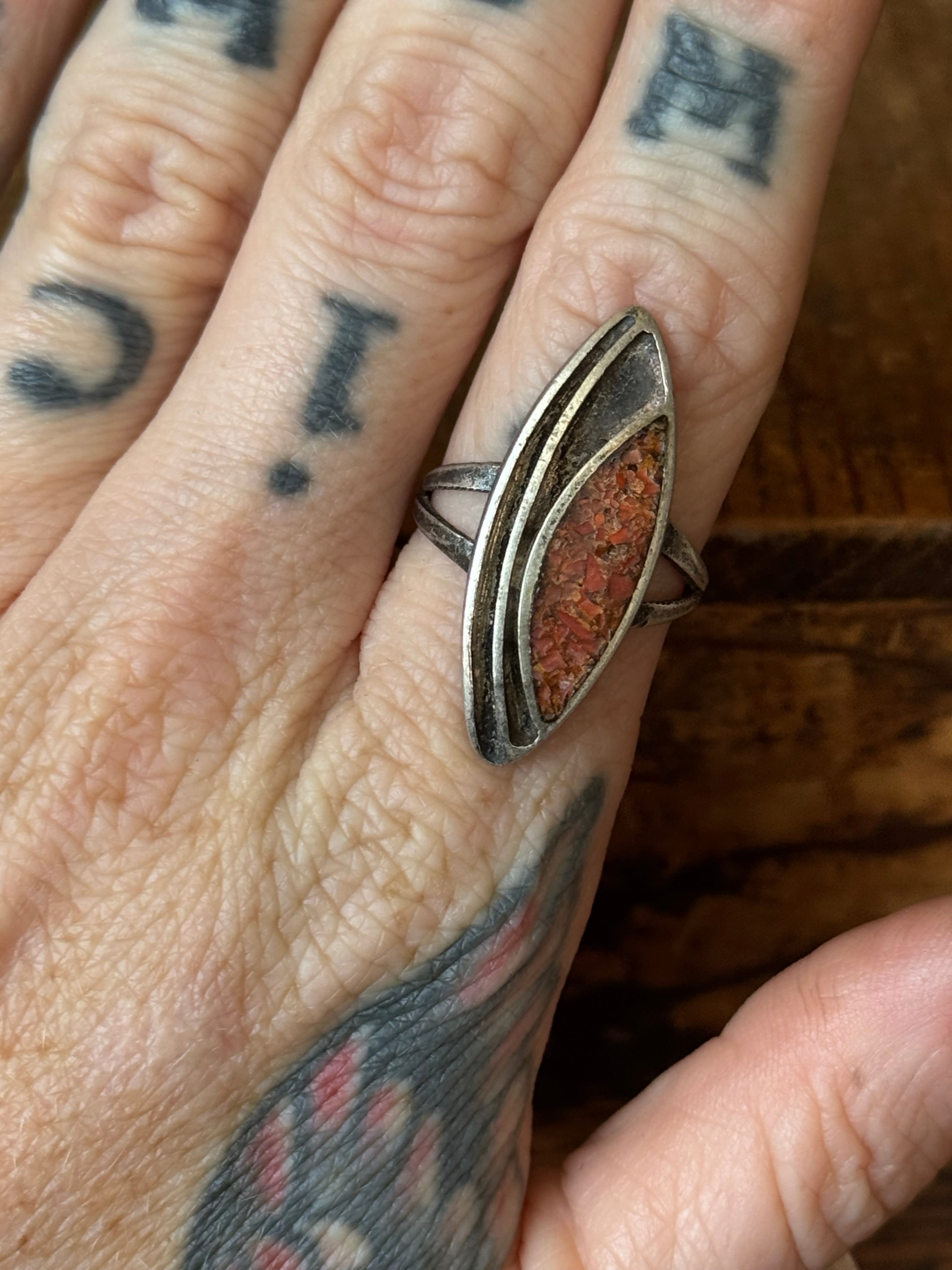 Vintage Sterling Silver Crushed Coral Inlay Shield Ring 7.5