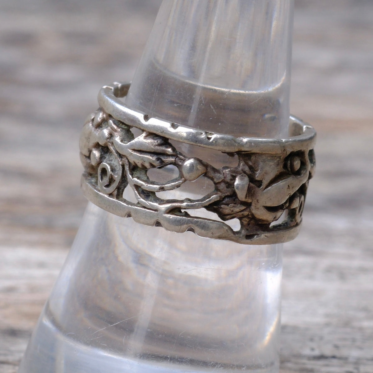 Vintage Sterling Floral Band Ring 8.25
