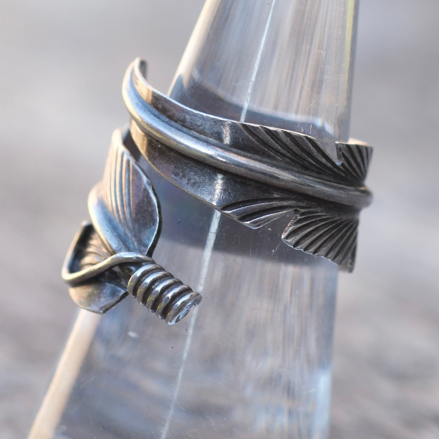 Vintage Sterling Silver Feather Overpass Ring 8