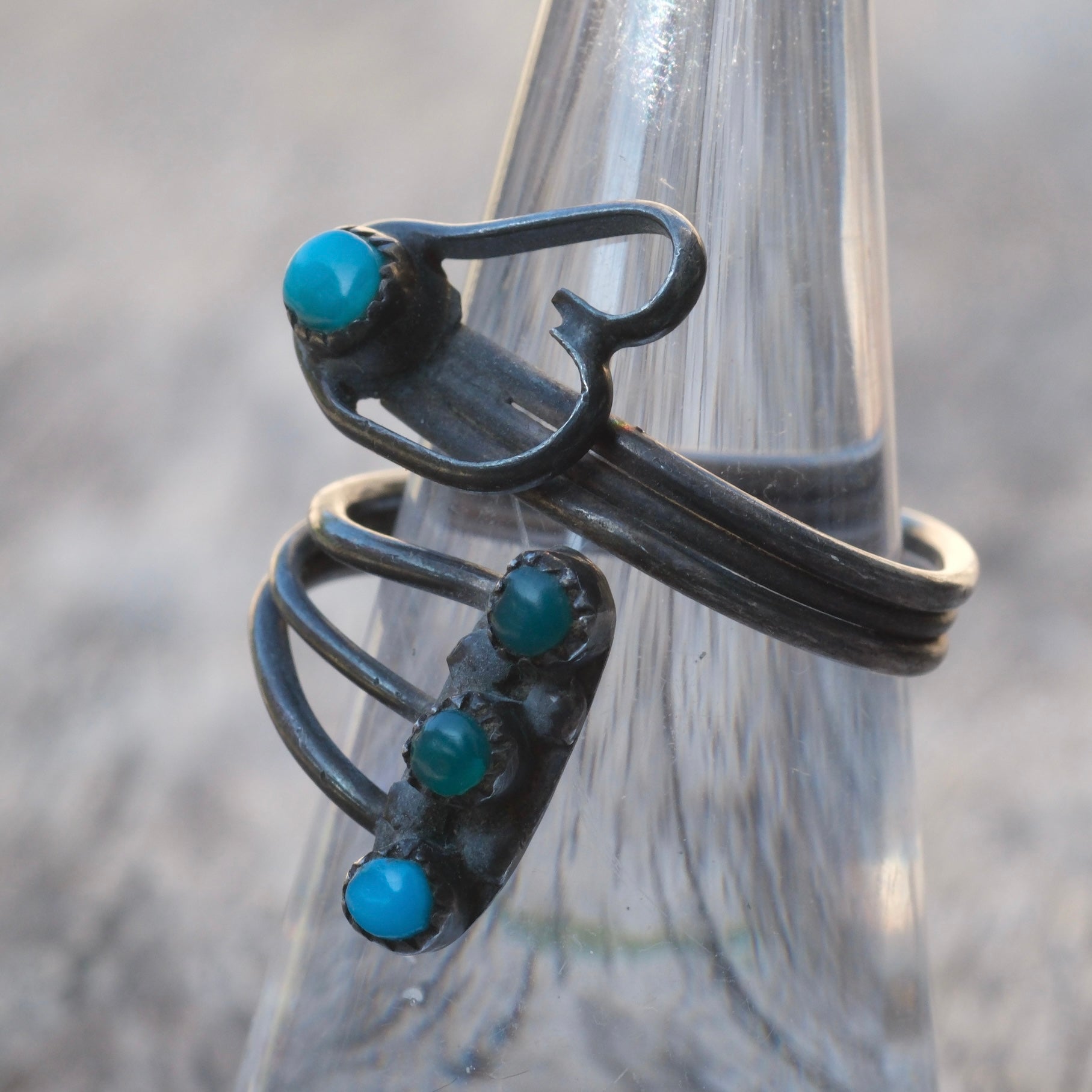 Vintage Sterling Turquoise Heart Overpass Ring 6.5