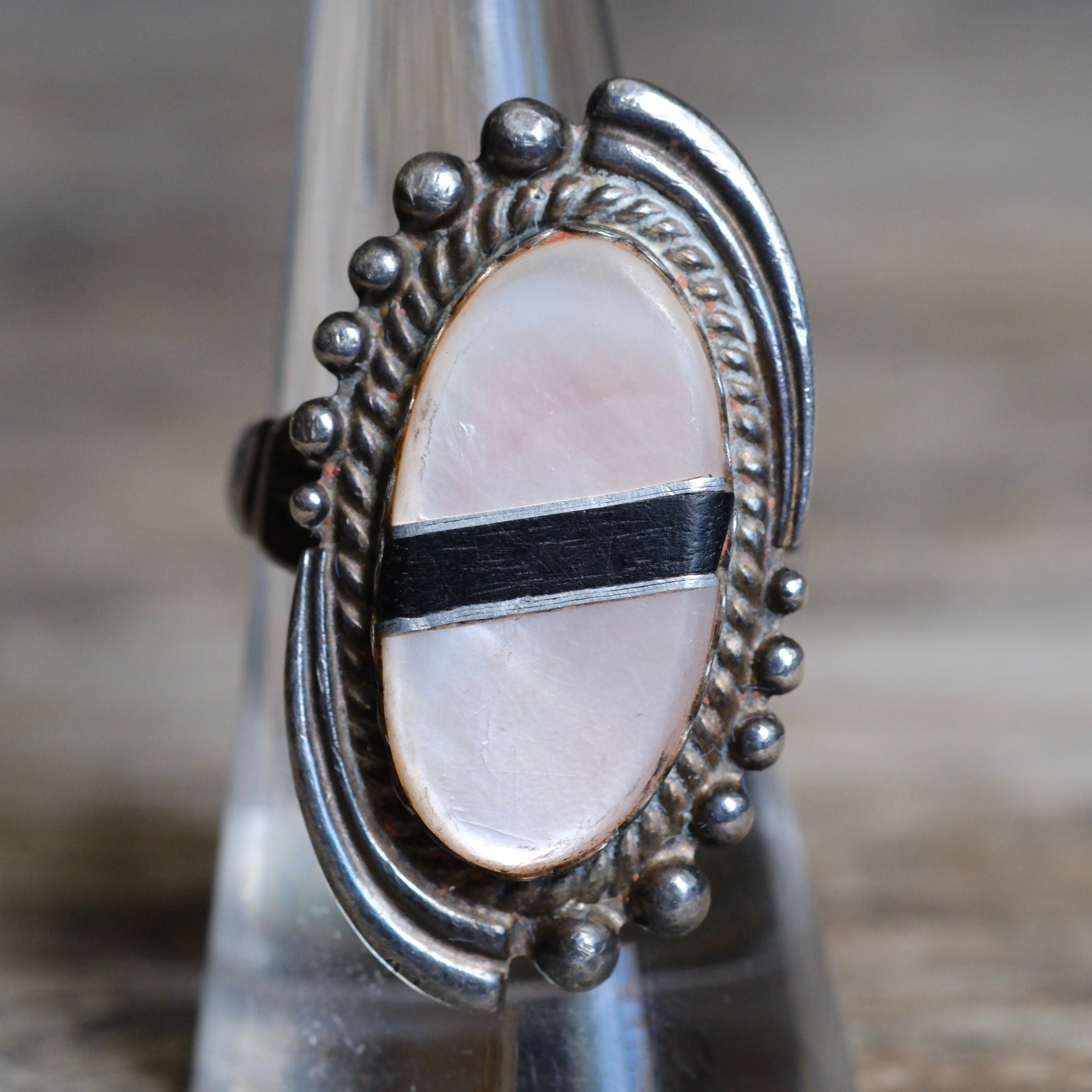Vintage Sterling Mother of Pearl and Onyx Inlay Ring 8.25