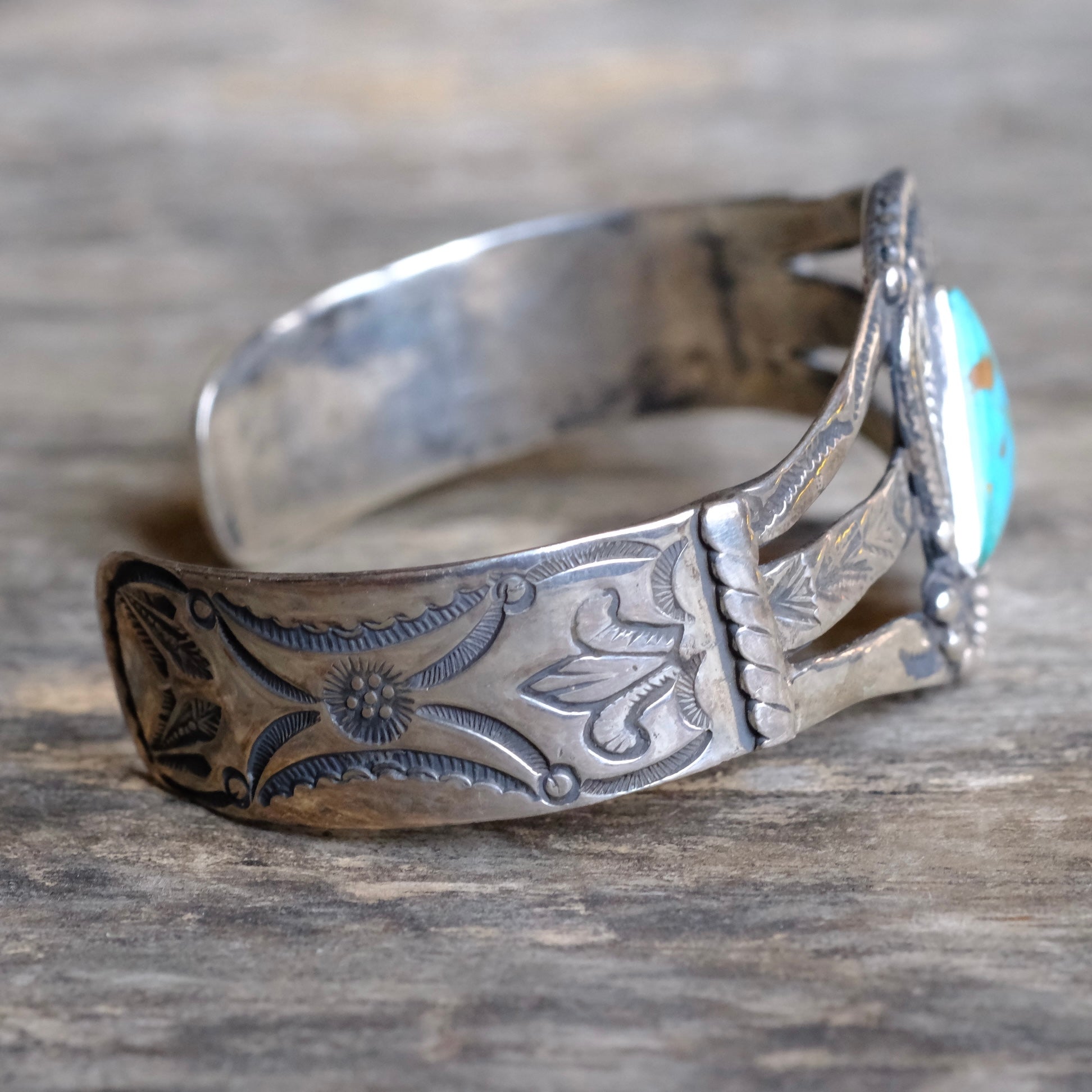 Vintage Fred Harvey Era Sterling Turquoise Stamped Cuff Bracelet