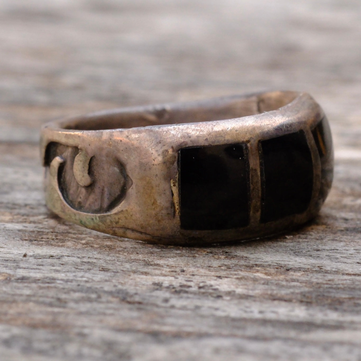 Vintage Sterling Onyx Inlay Stamped Band Ring 8.5
