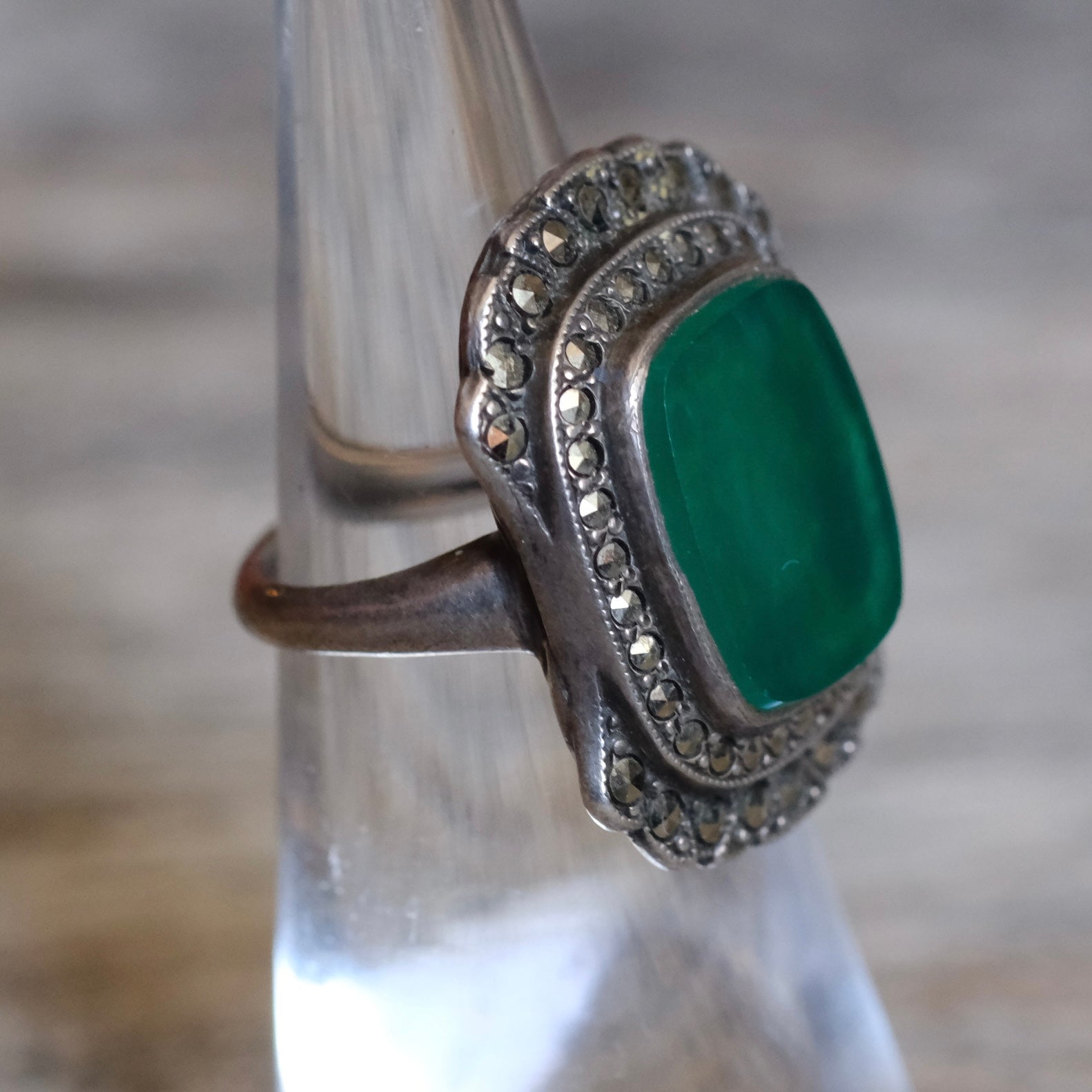 Vintage Sterling Green Carnelian and Marcasite Ring 3.75