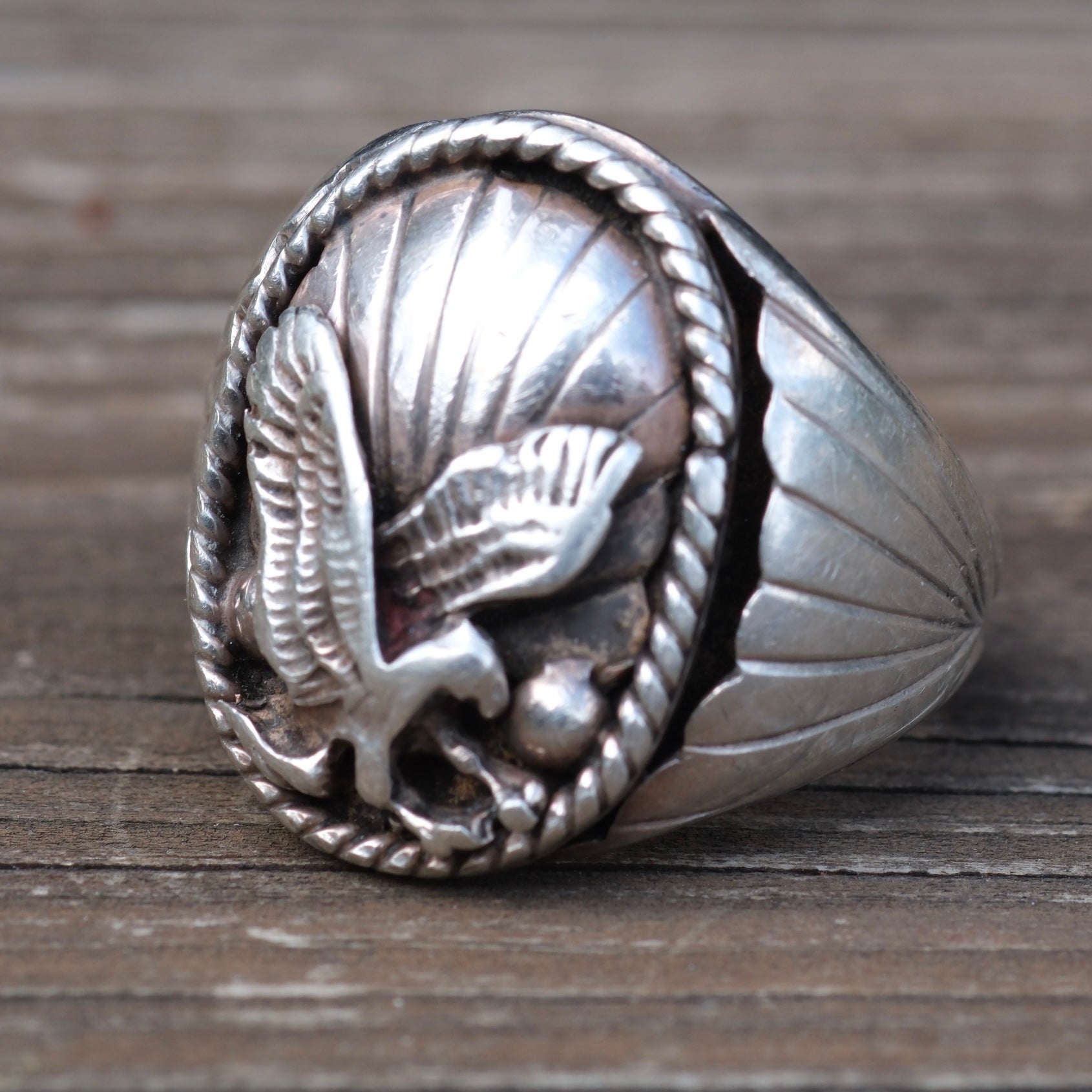 Vintage Sterling Silver Eagle Ribbed Band Ring 9.75