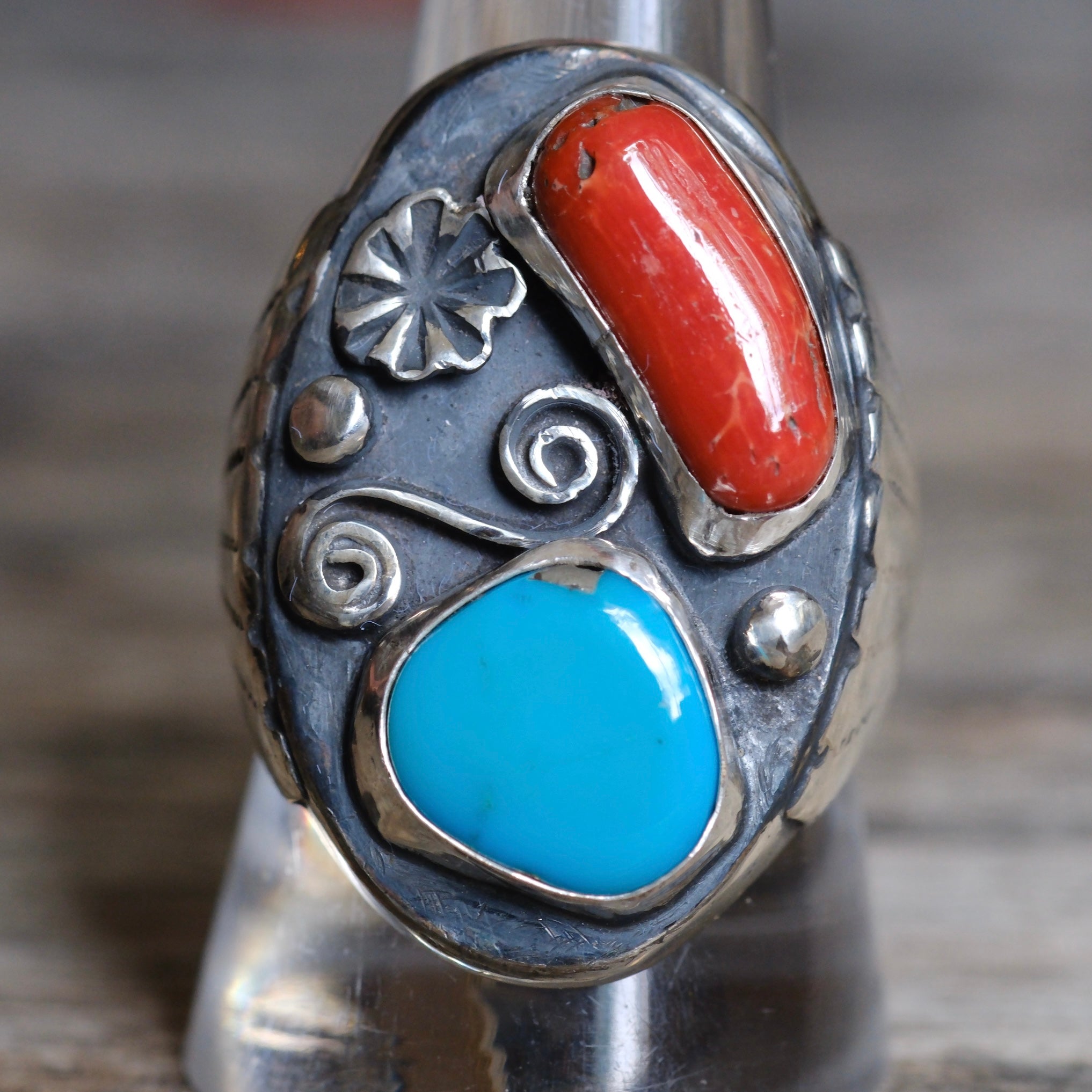 CHUNKY Vintage Sterling Turquoise and Coral Ribbed Band Ring 10.25