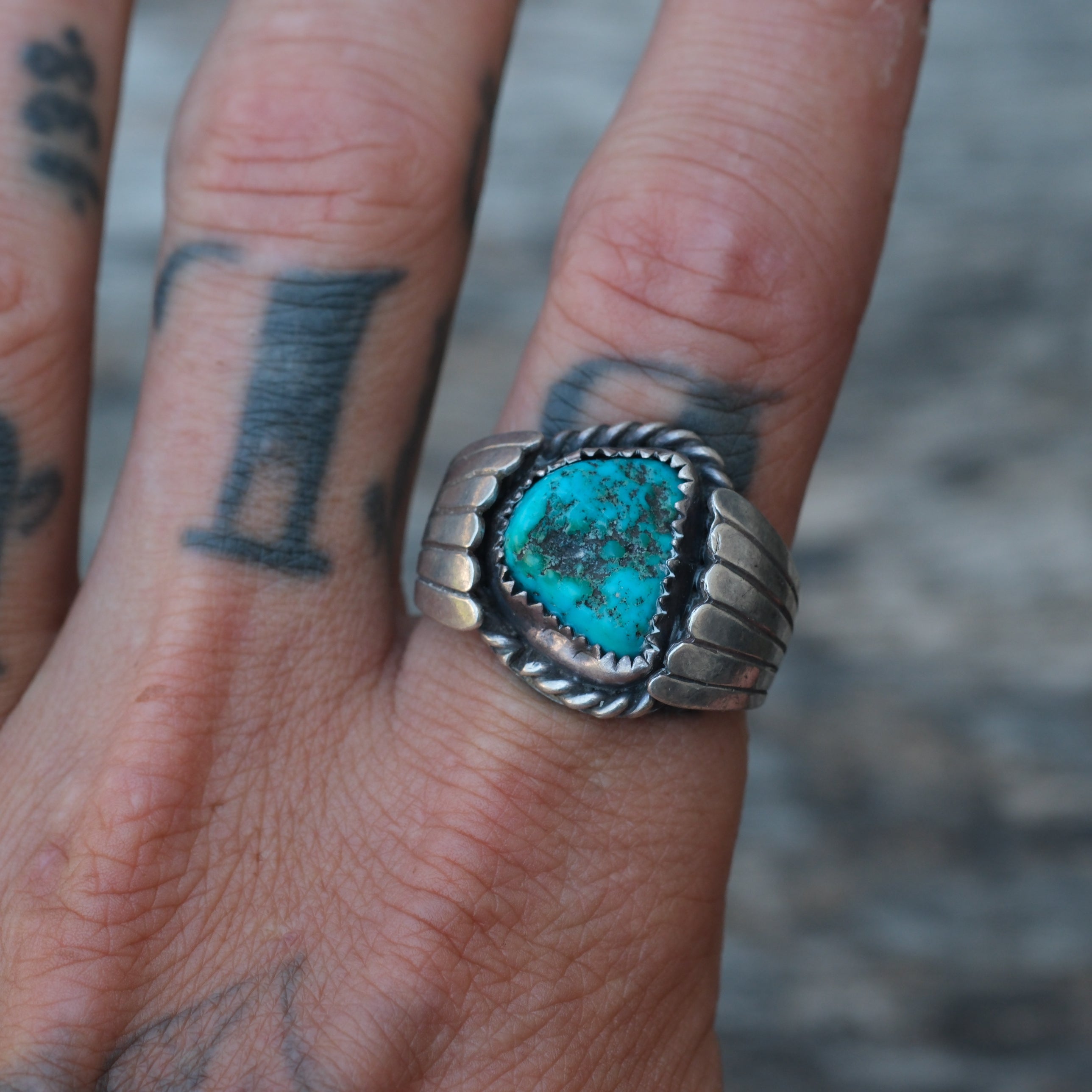 Vintage Sterling Turquoise Ribbed Band Ring 9.5