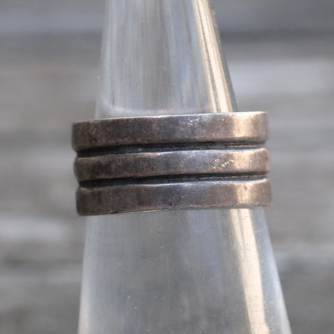 Vintage Sterling Ribbed Band Ring 5.25