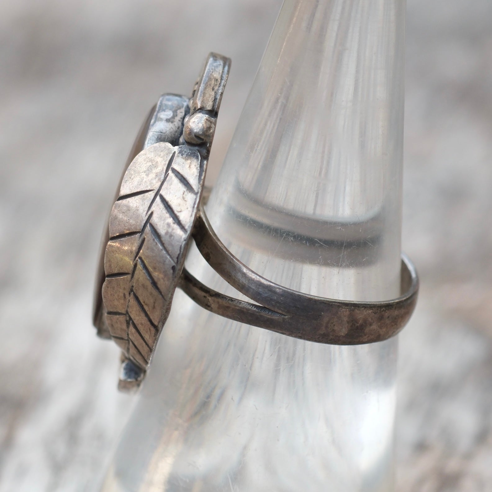 Vintage Sterling mother Of Pearl Feather Ring 6.75