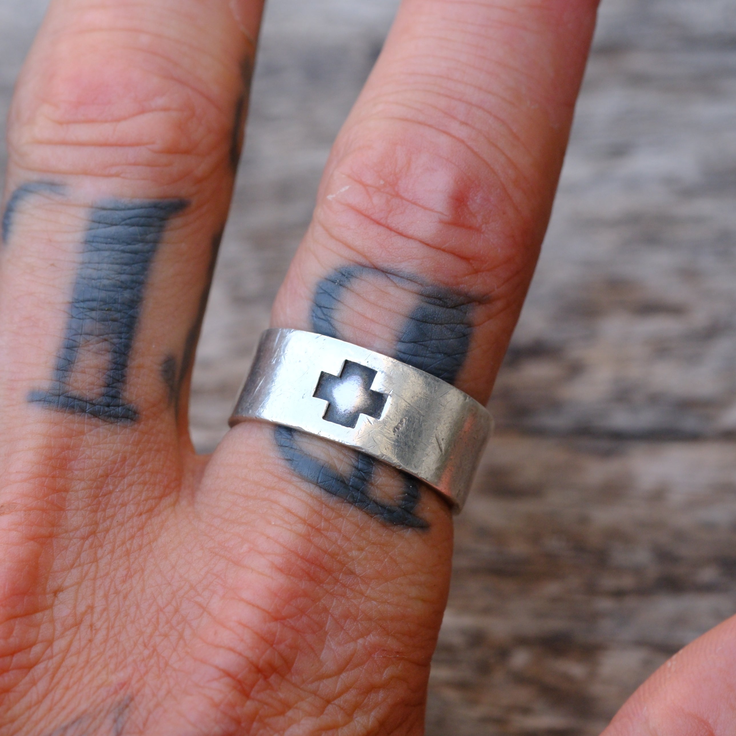 Vintage Sterling Silver Cross Band Ring 9.75