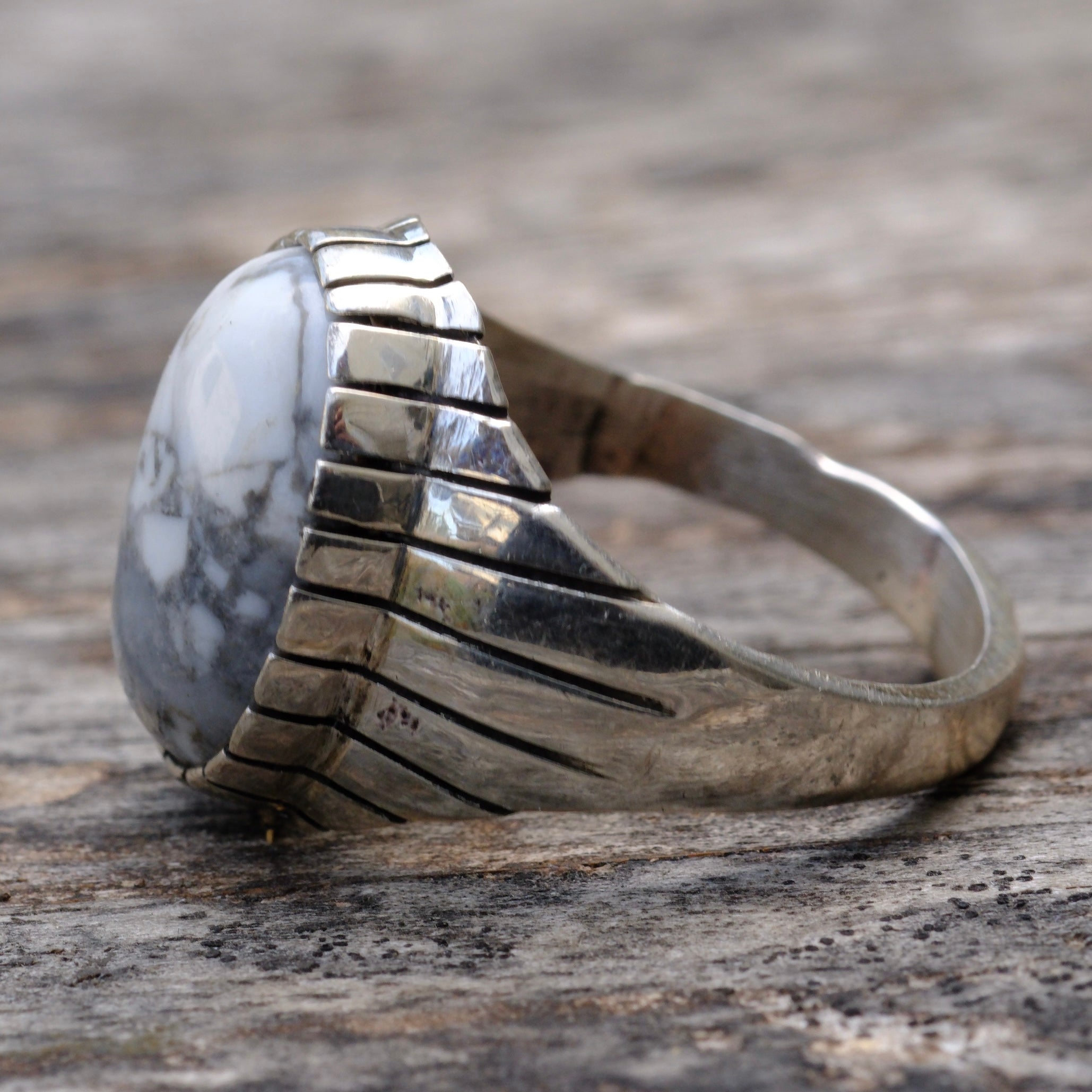 Vintage Sterling White Buffalo Ribbed Band Ring 12