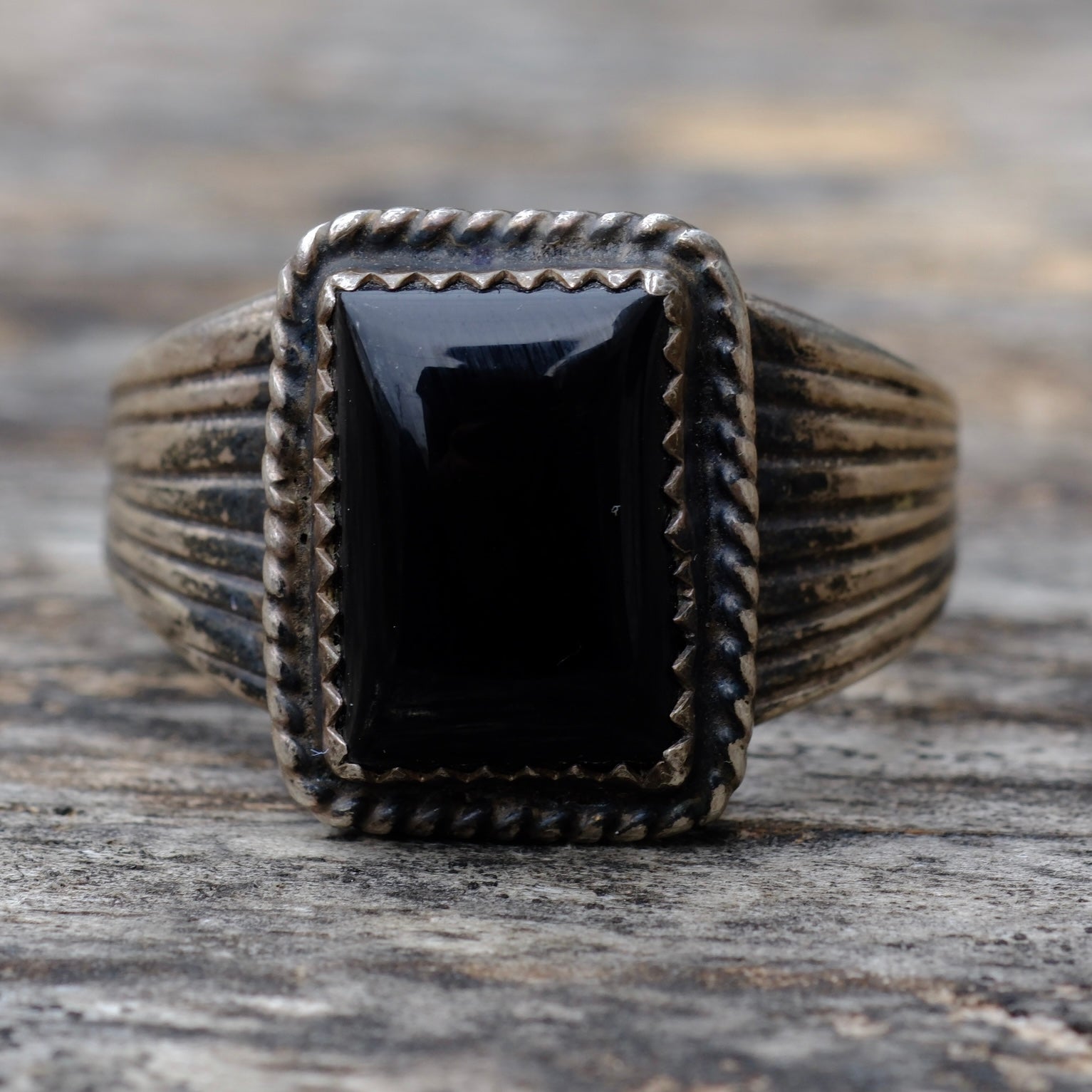 Vintage Sterling Onyx Ribbed Band Ring 12.5