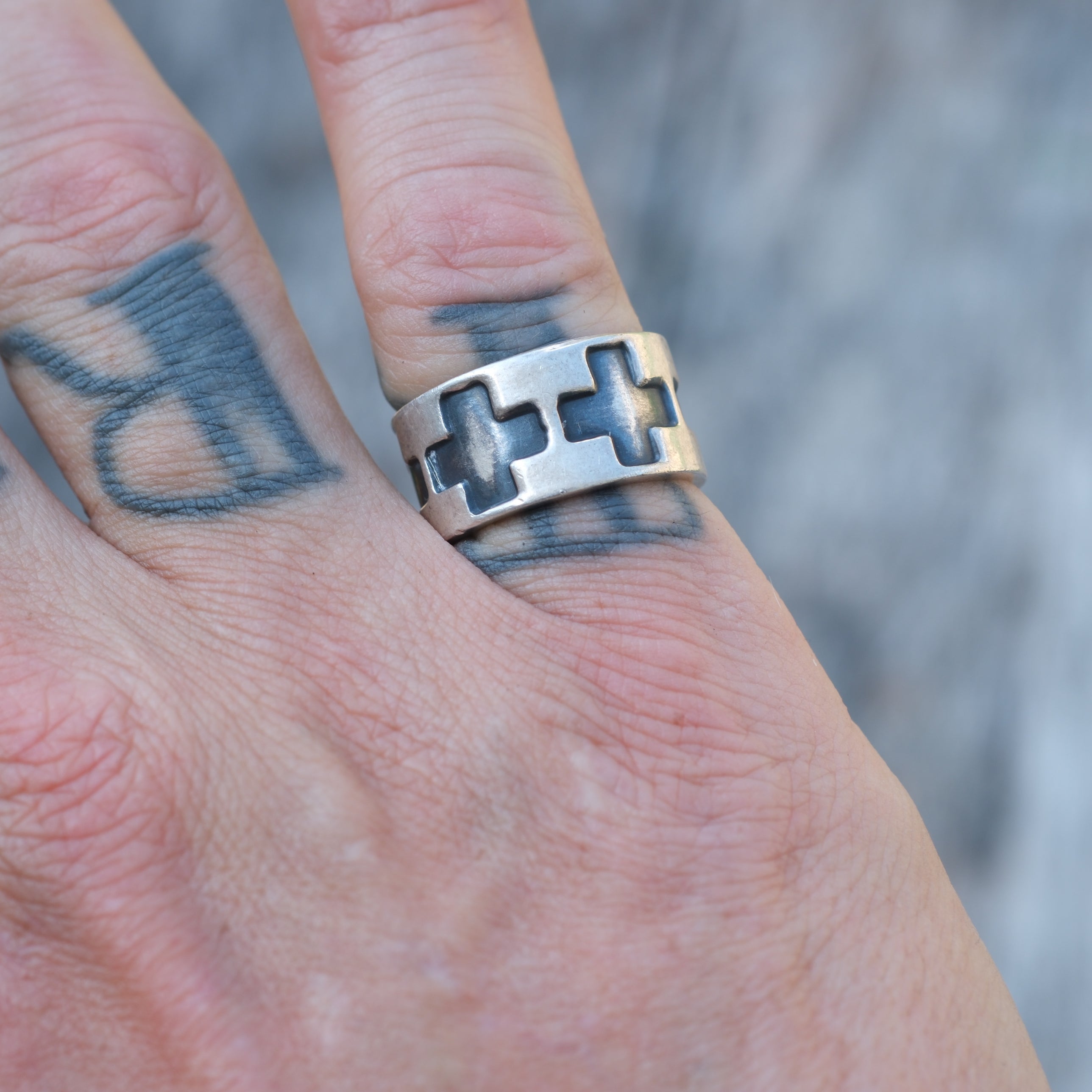 Vintage Sterling Silver Cross Band Ring 5.75