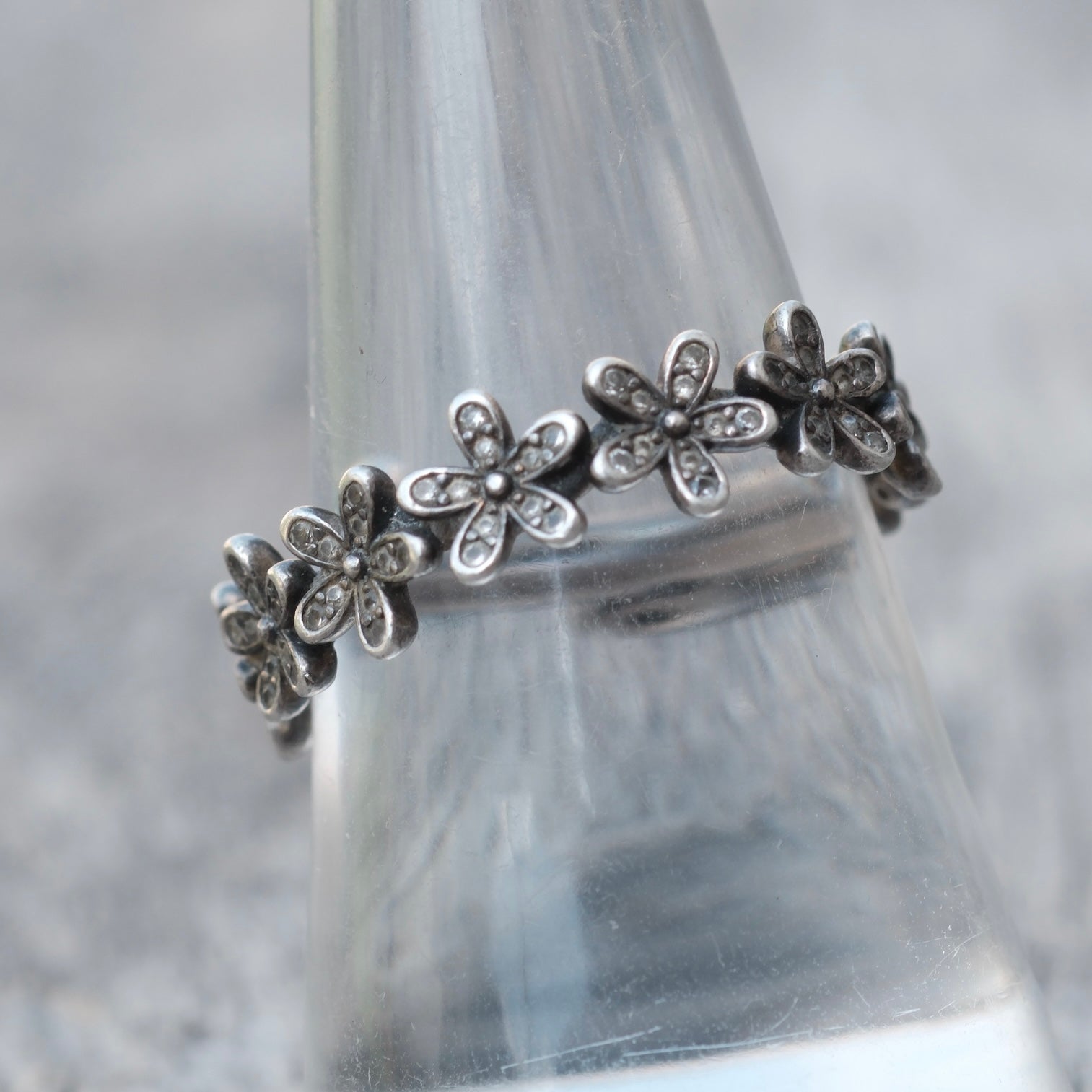 Vintage Sterling Flower Band Ring 8.5