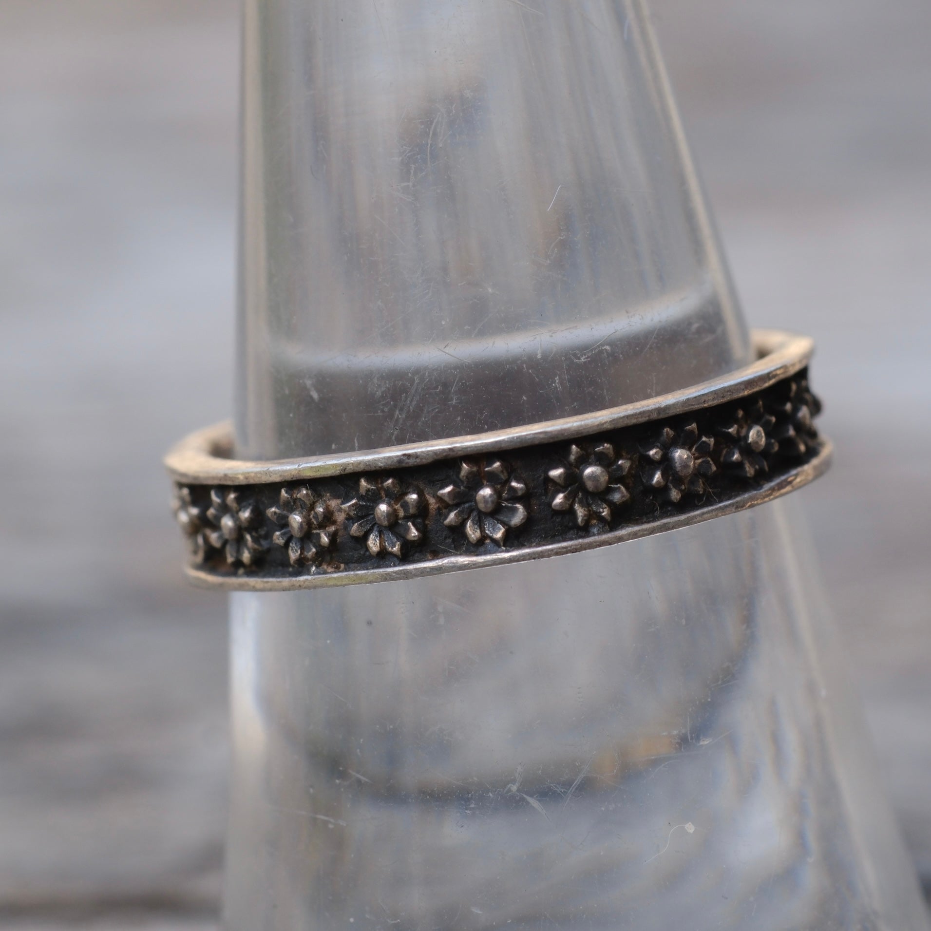 Vintage Sterling Floral Pattern Ring 7