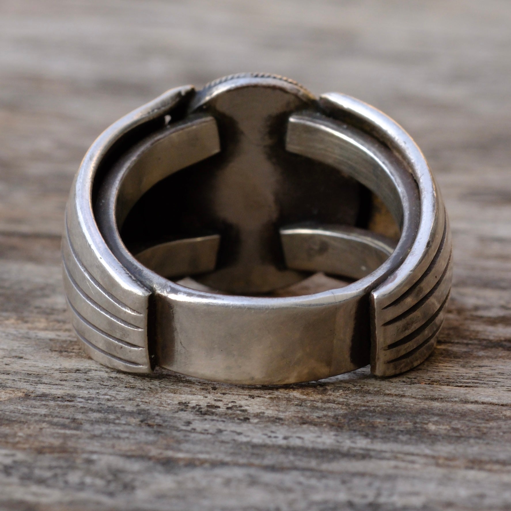 Sterling Silver Ribbed Band Turquoise Ring 10.5