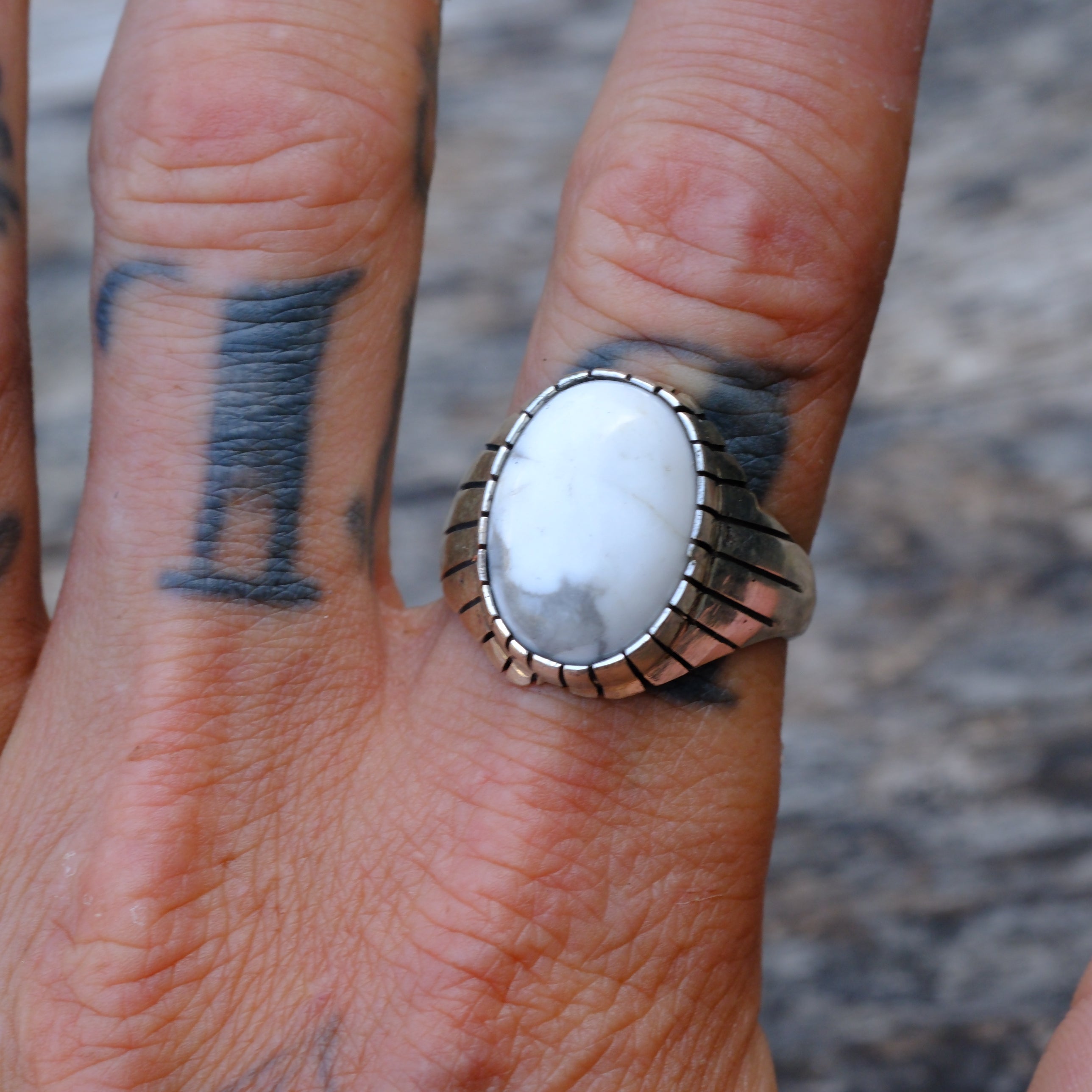 Vintage Sterling White Buffalo Ribbed Band Ring 12