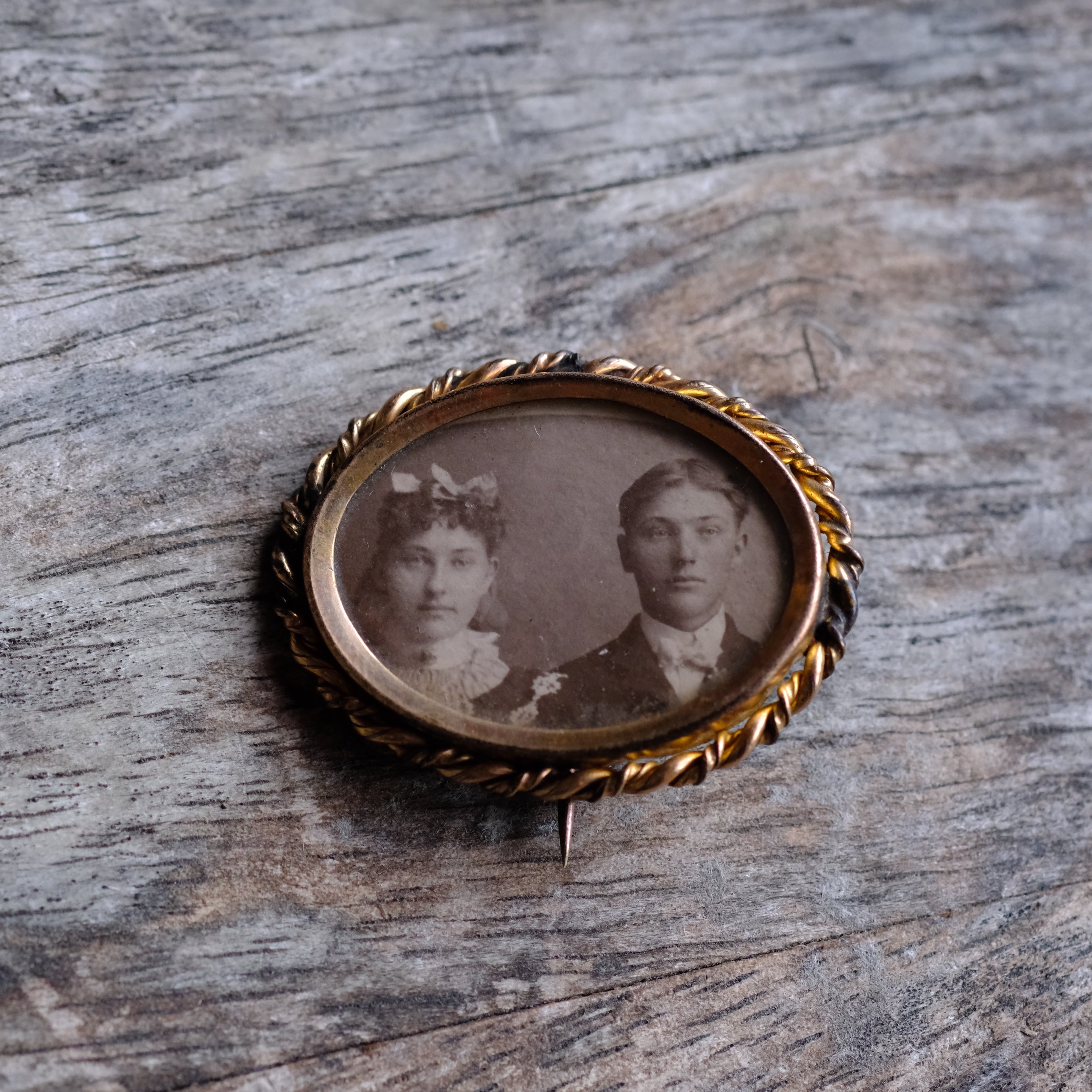 Vintage 1900's Memorial Brooch