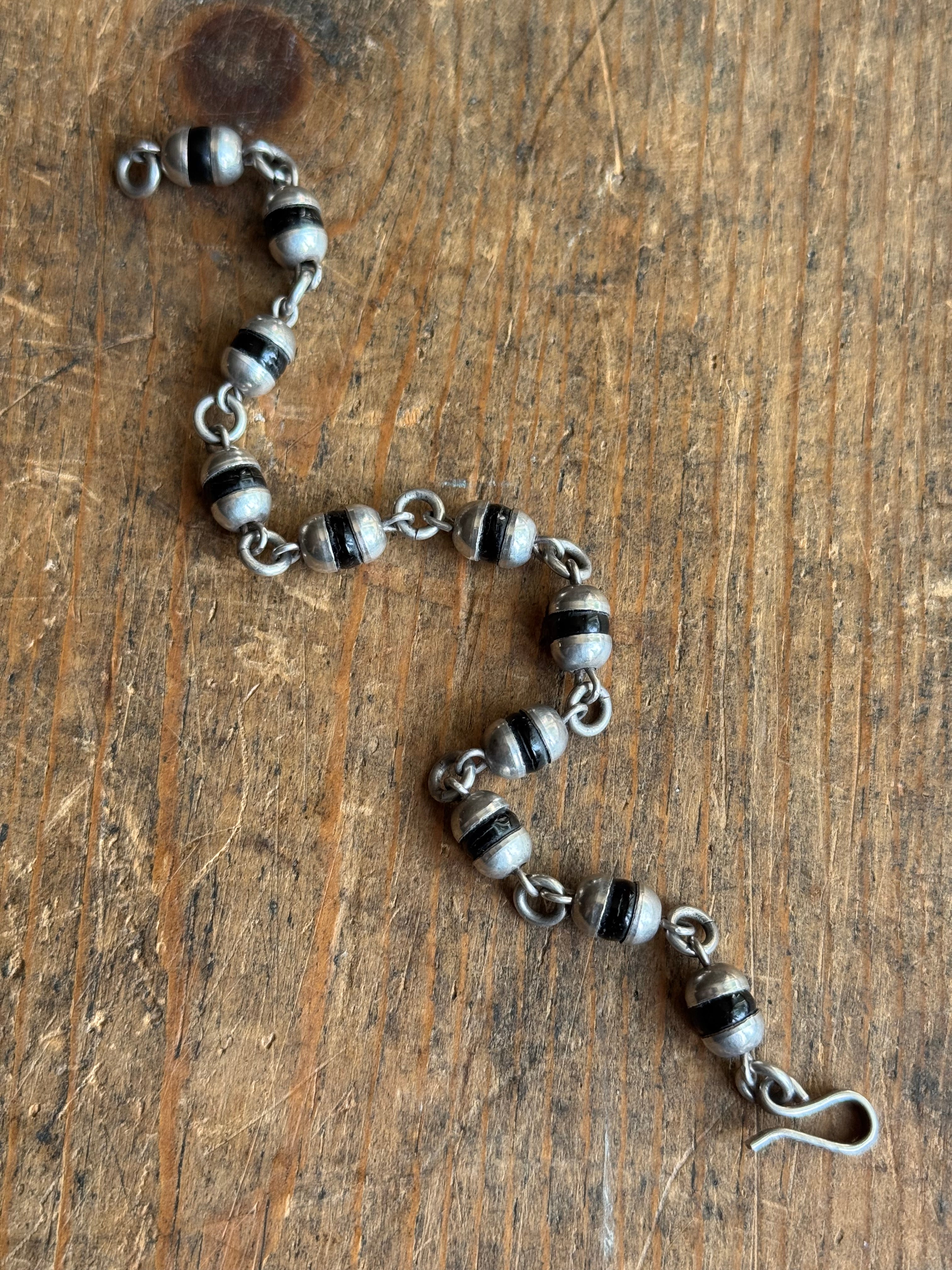 Vintage Sterling Silver 7.5” Black Bead Dome Link Bracelet