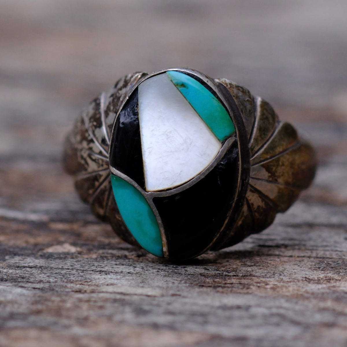 Vintage Sterling Multi Stone Inlay Ribbed Band Ring 7