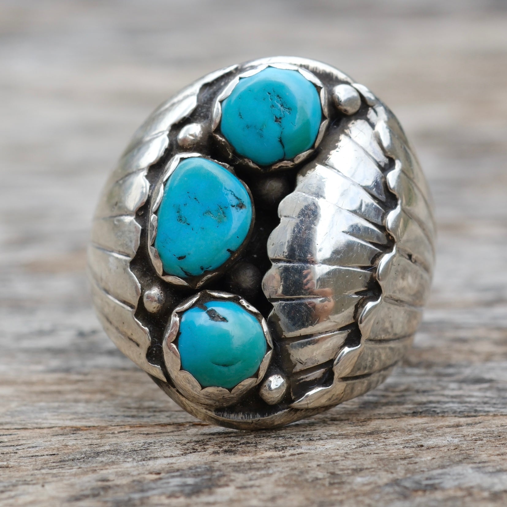 Vintage Sterling 3-Stone Turquoise Ribbed Band Ring 11
