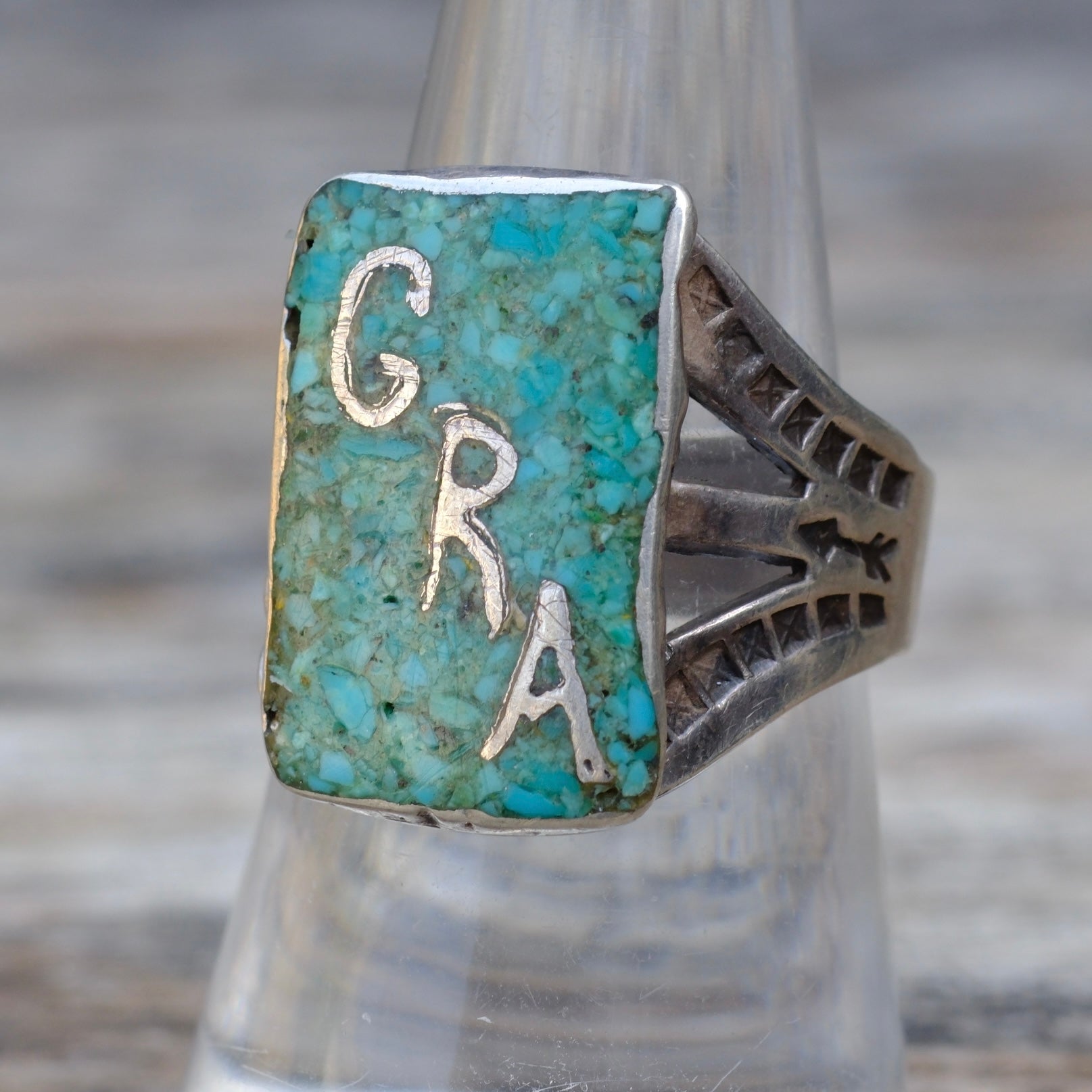 Vintage Sterling Crushed Turquoise Inlay Initial Ring 8.5