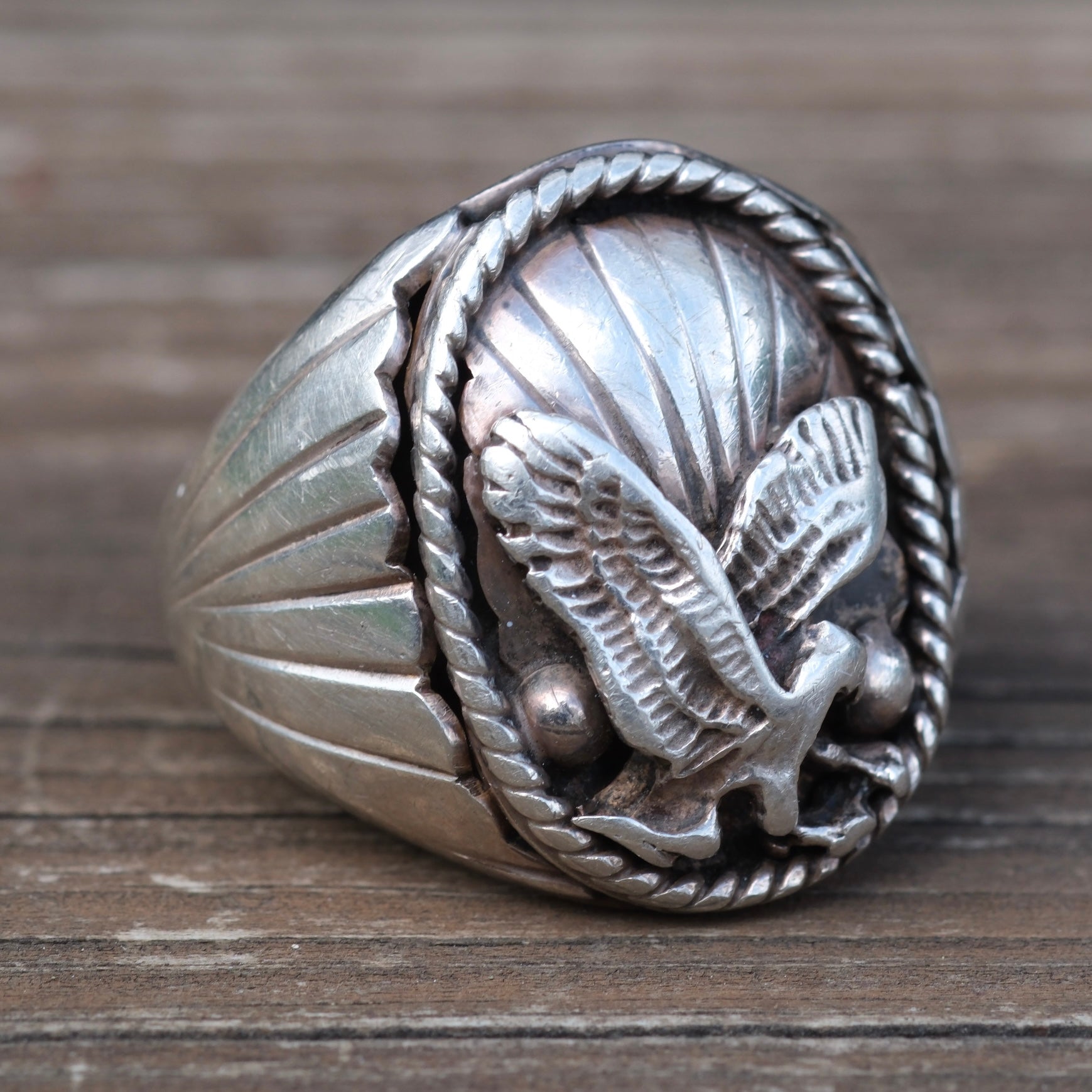 Vintage Sterling Silver Eagle Ribbed Band Ring 9.75